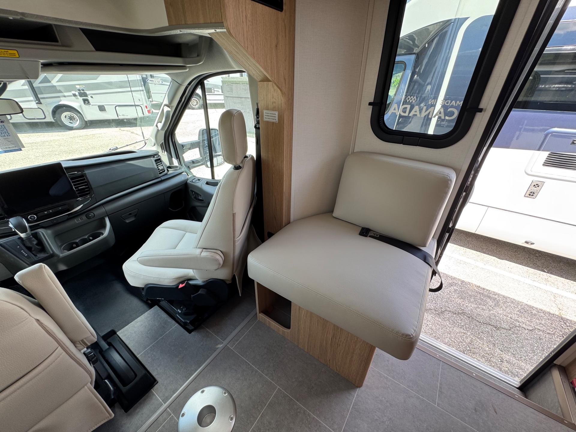 2025 Leisure Travel Vans 2025 Leisure Travel Vans Wonder - thumbnail 13