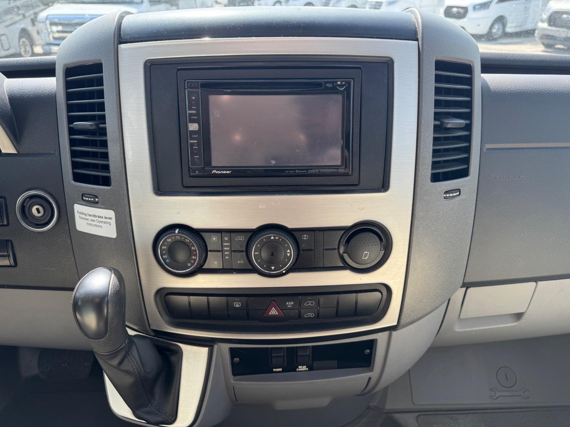 2014 Leisure Travel Vans 2014 Leisure Travel Vans Free Spirit - thumbnail 20