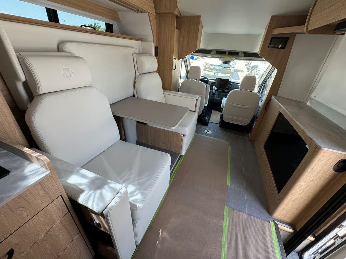 2026 Leisure Travel Vans 2026 Leisure Travel Vans Wonder - thumbnail 12