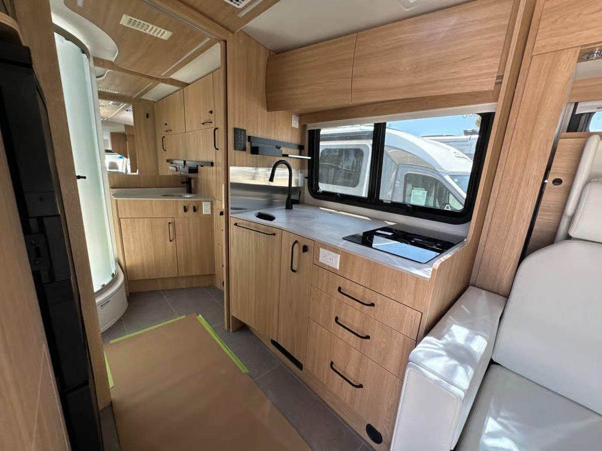 2026 Leisure Travel Vans 2026 Leisure Travel Vans Wonder - thumbnail 15