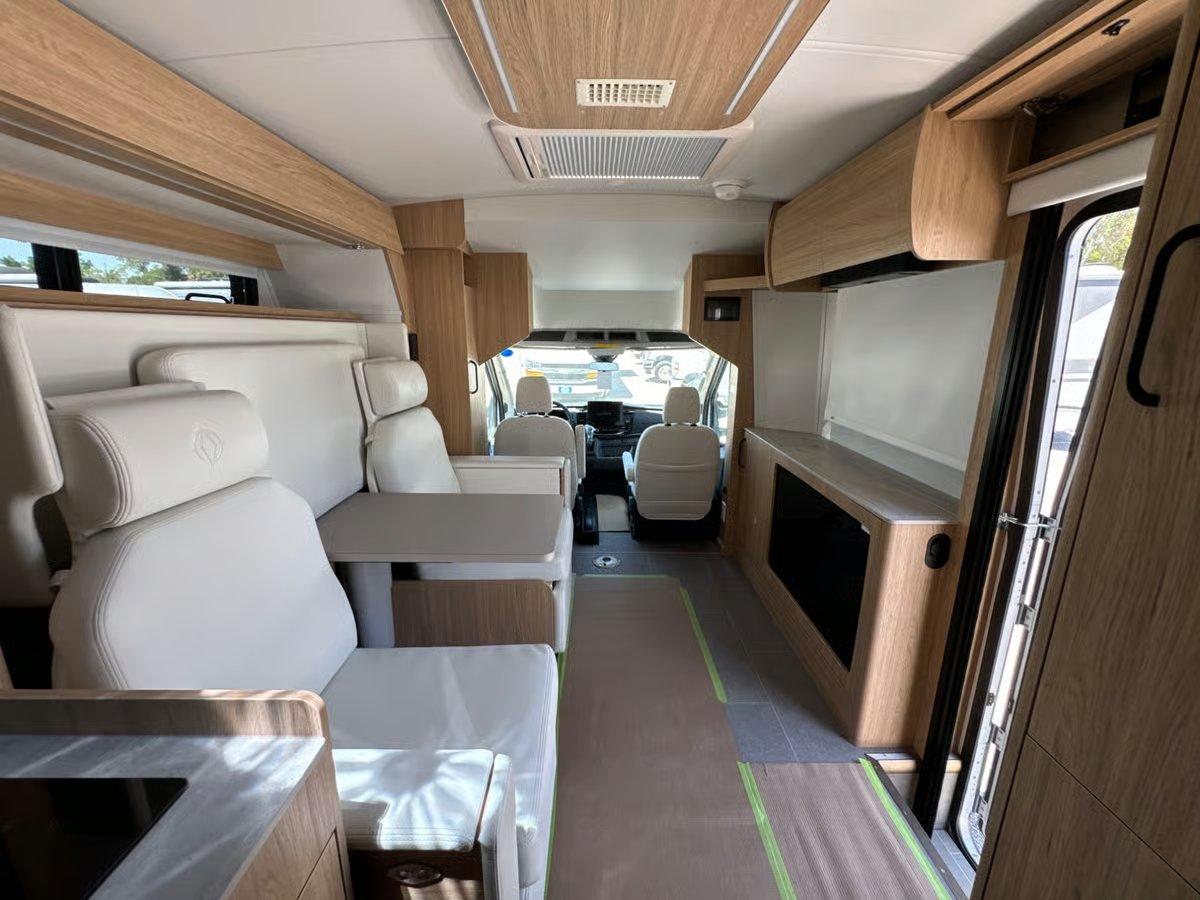 2026 Leisure Travel Vans 2026 Leisure Travel Vans Wonder - thumbnail 8