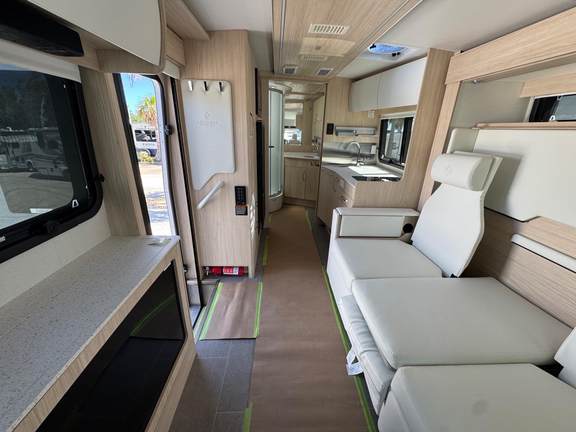 2026 Leisure Travel Vans 2026 Leisure Travel Vans Wonder - thumbnail 7