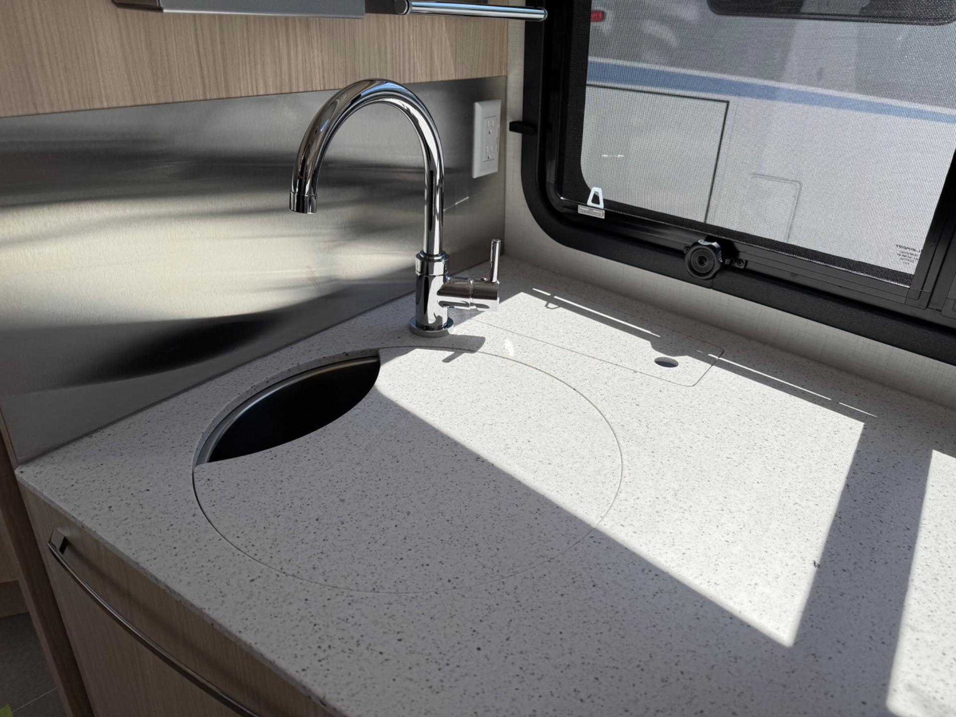 2026 Leisure Travel Vans 2026 Leisure Travel Vans Wonder - thumbnail 11