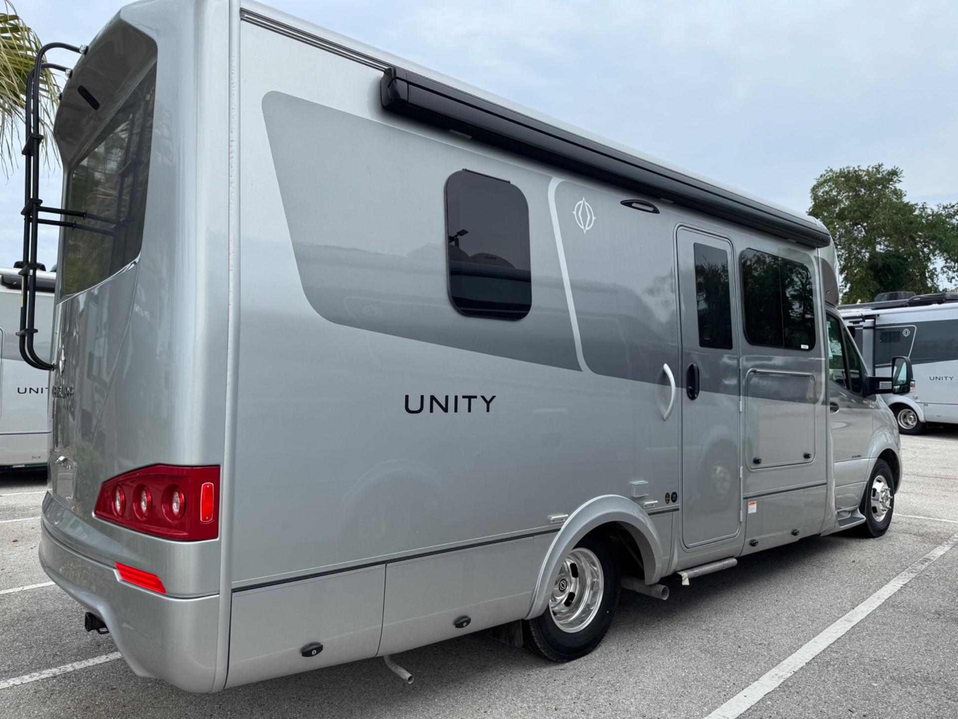 2026 LEISURE TRAVEL VANS 2026 LEISURE TRAVEL VANS UNITY - thumbnail 5