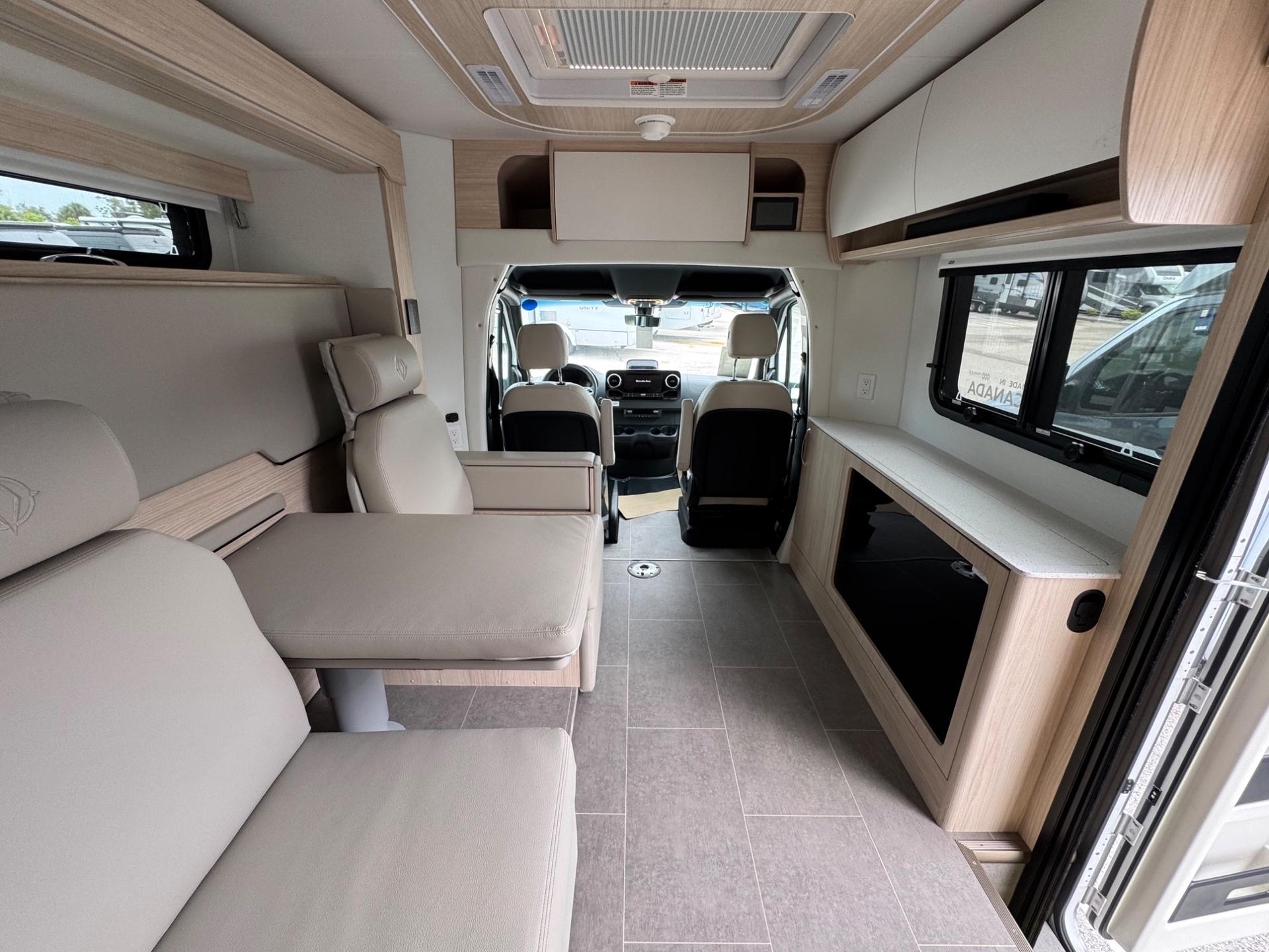 2026 LEISURE TRAVEL VANS 2026 LEISURE TRAVEL VANS UNITY - thumbnail 8