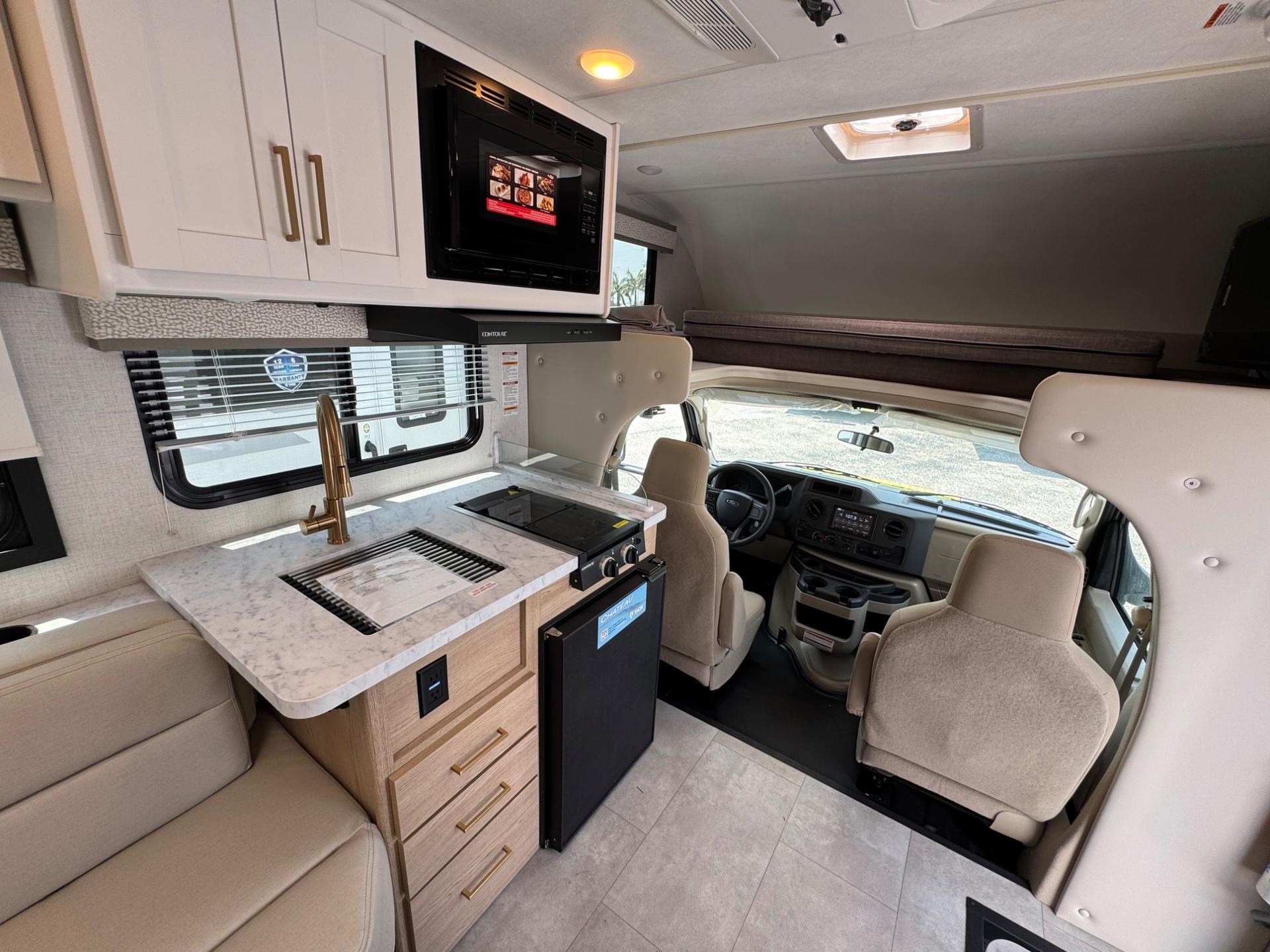 2026 Thor Motor Coach 2026 Thor Motor Coach Chateau - thumbnail 9