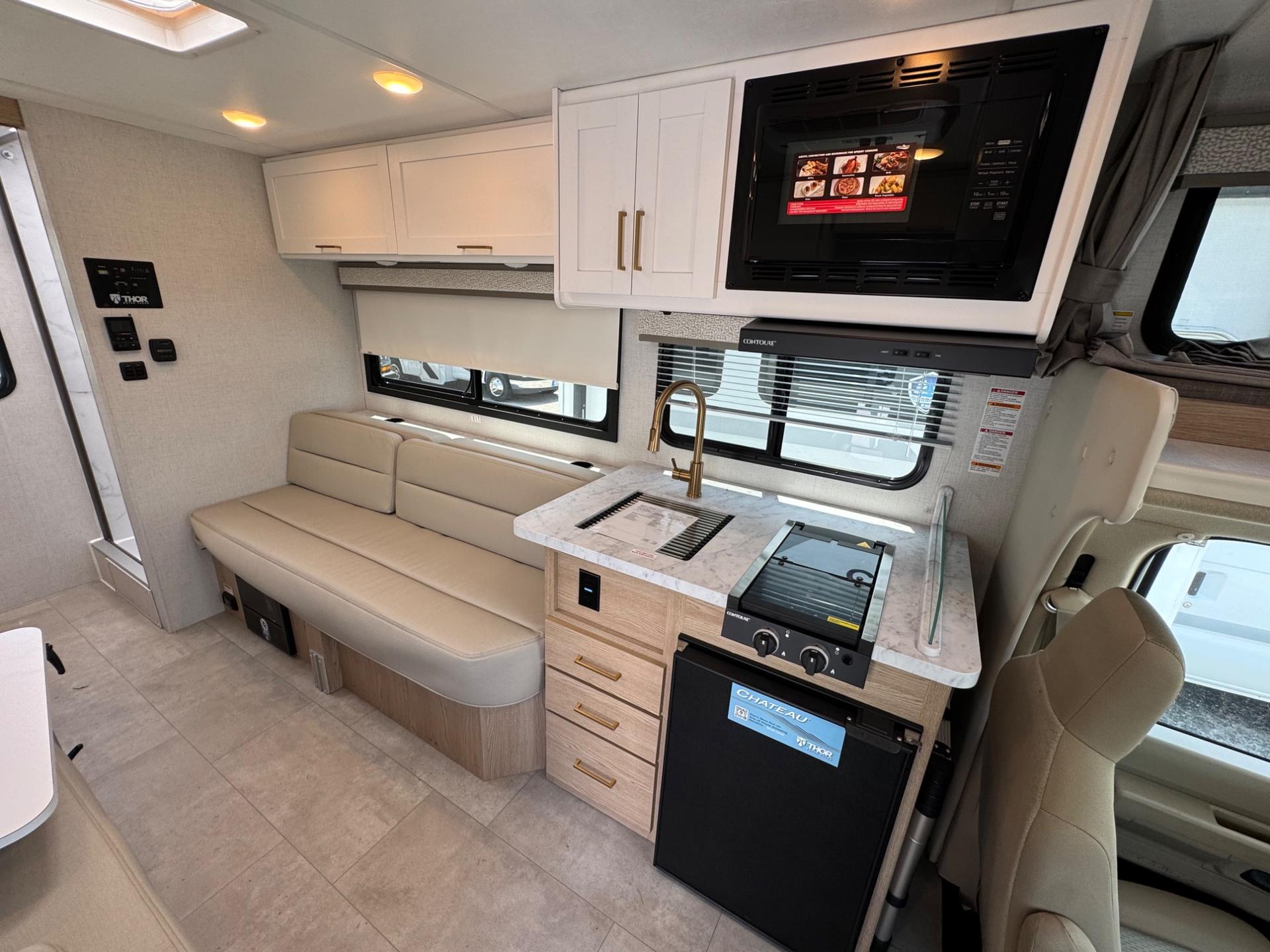 2026 Thor Motor Coach 2026 Thor Motor Coach Chateau - thumbnail 10