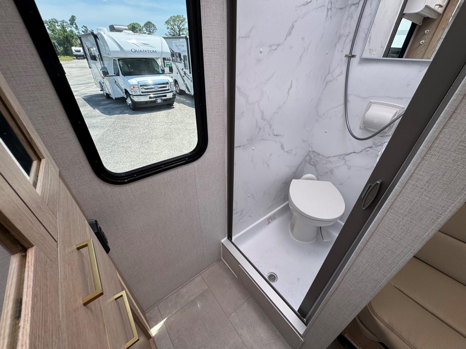 2026 Thor Motor Coach 2026 Thor Motor Coach Chateau - thumbnail 17