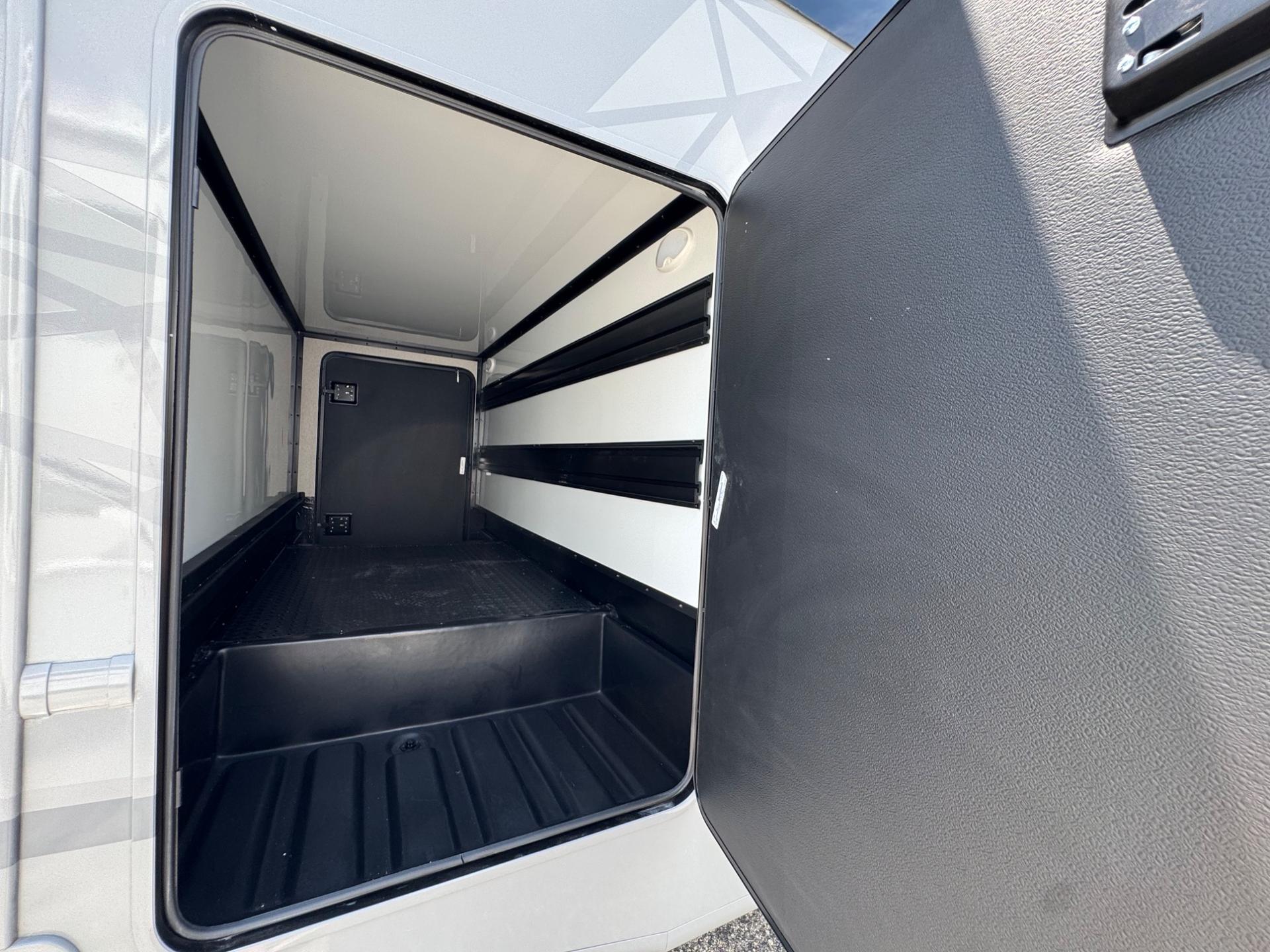 2027 Thor Motor Coach 2027 Thor Motor Coach Omni Trail - thumbnail 23
