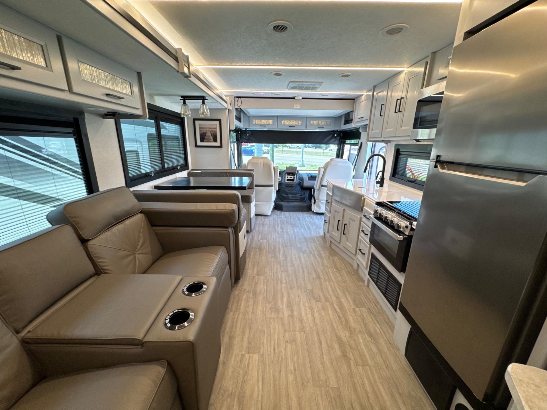 2024 Coachmen 2024 Coachmen Mirada - thumbnail 7