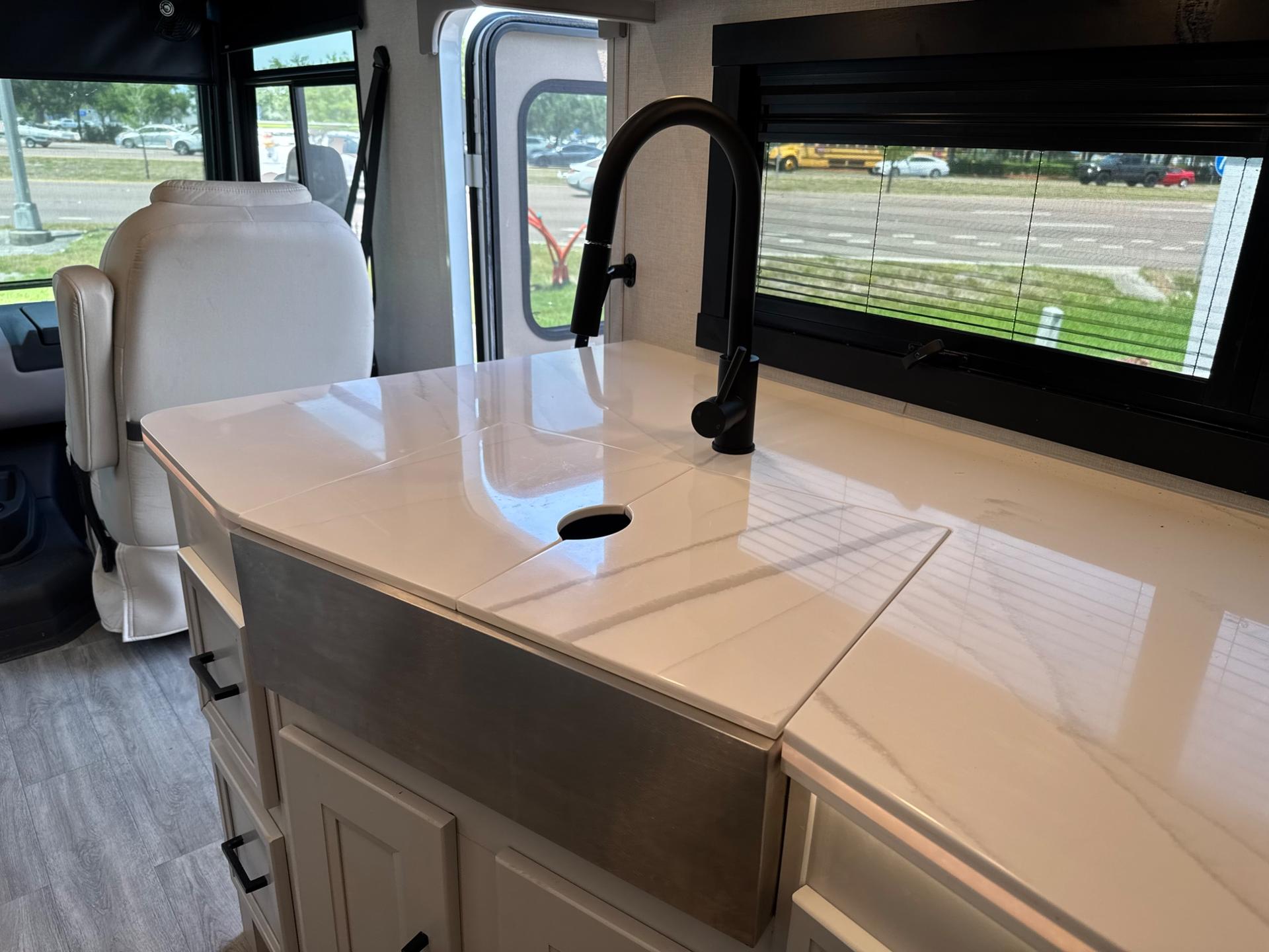 2024 Coachmen 2024 Coachmen Mirada - thumbnail 11