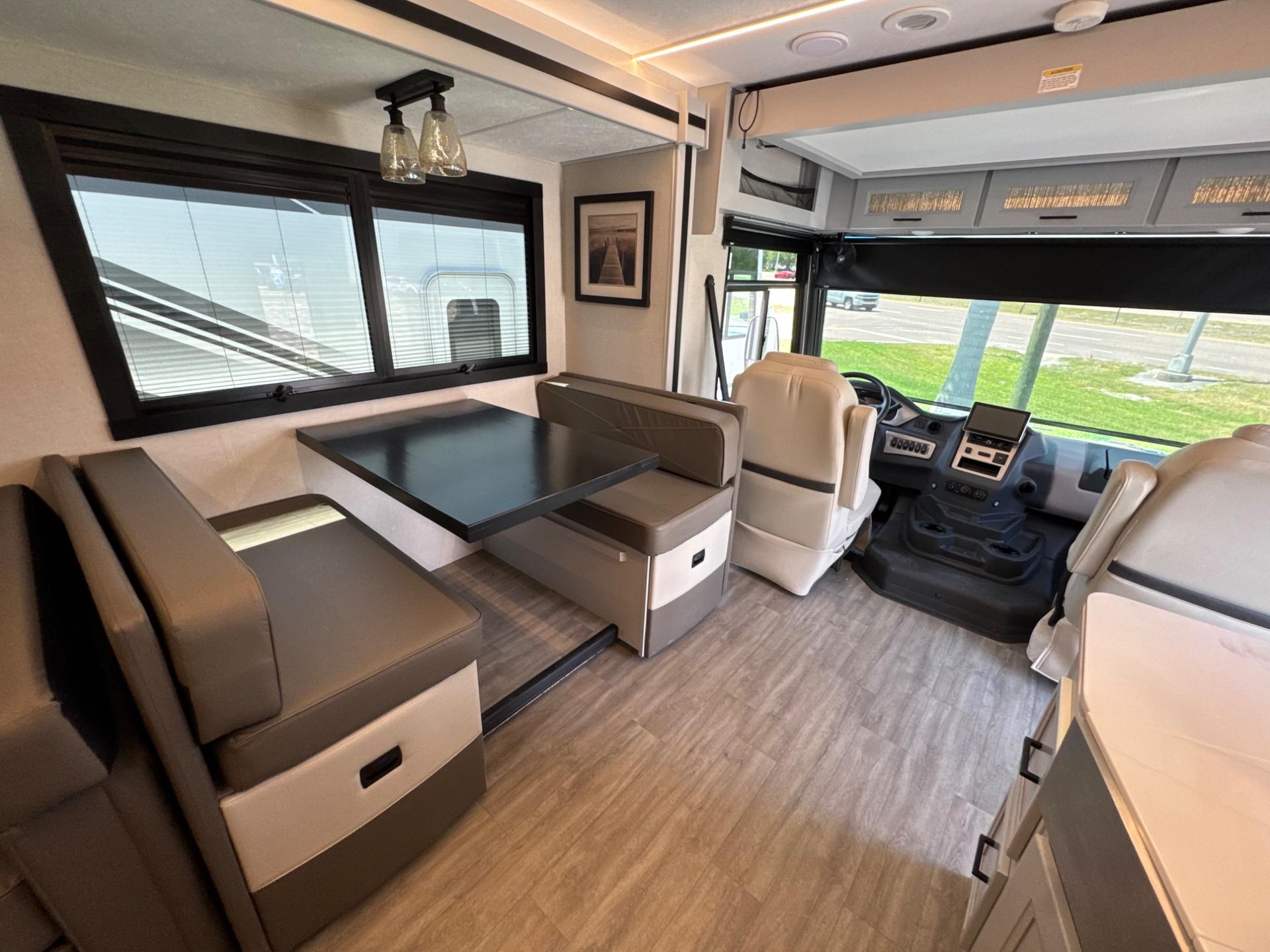 2024 Coachmen 2024 Coachmen Mirada - thumbnail 12