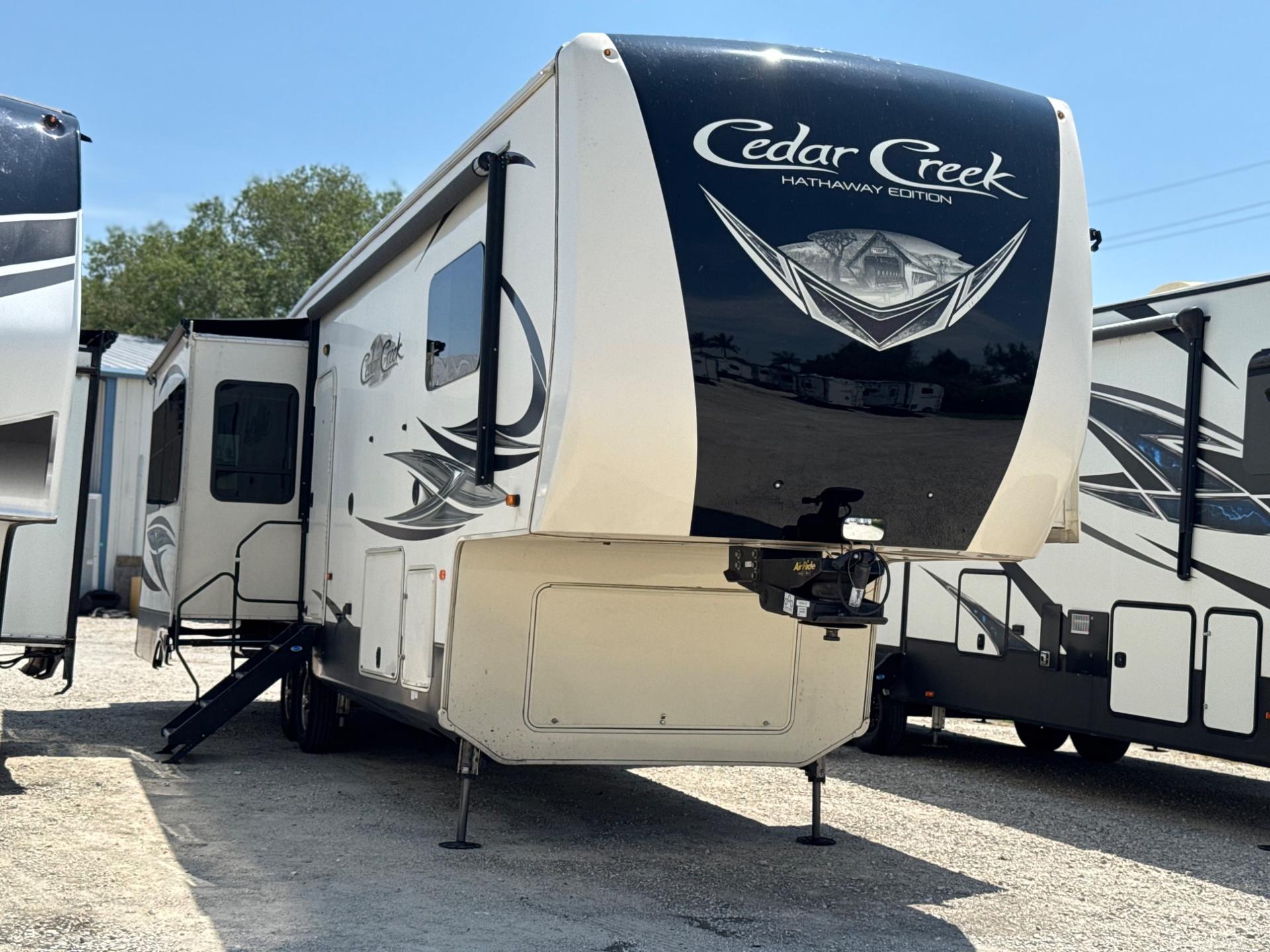 2020 FOREST RIVER CEDAR CREEK 34IK