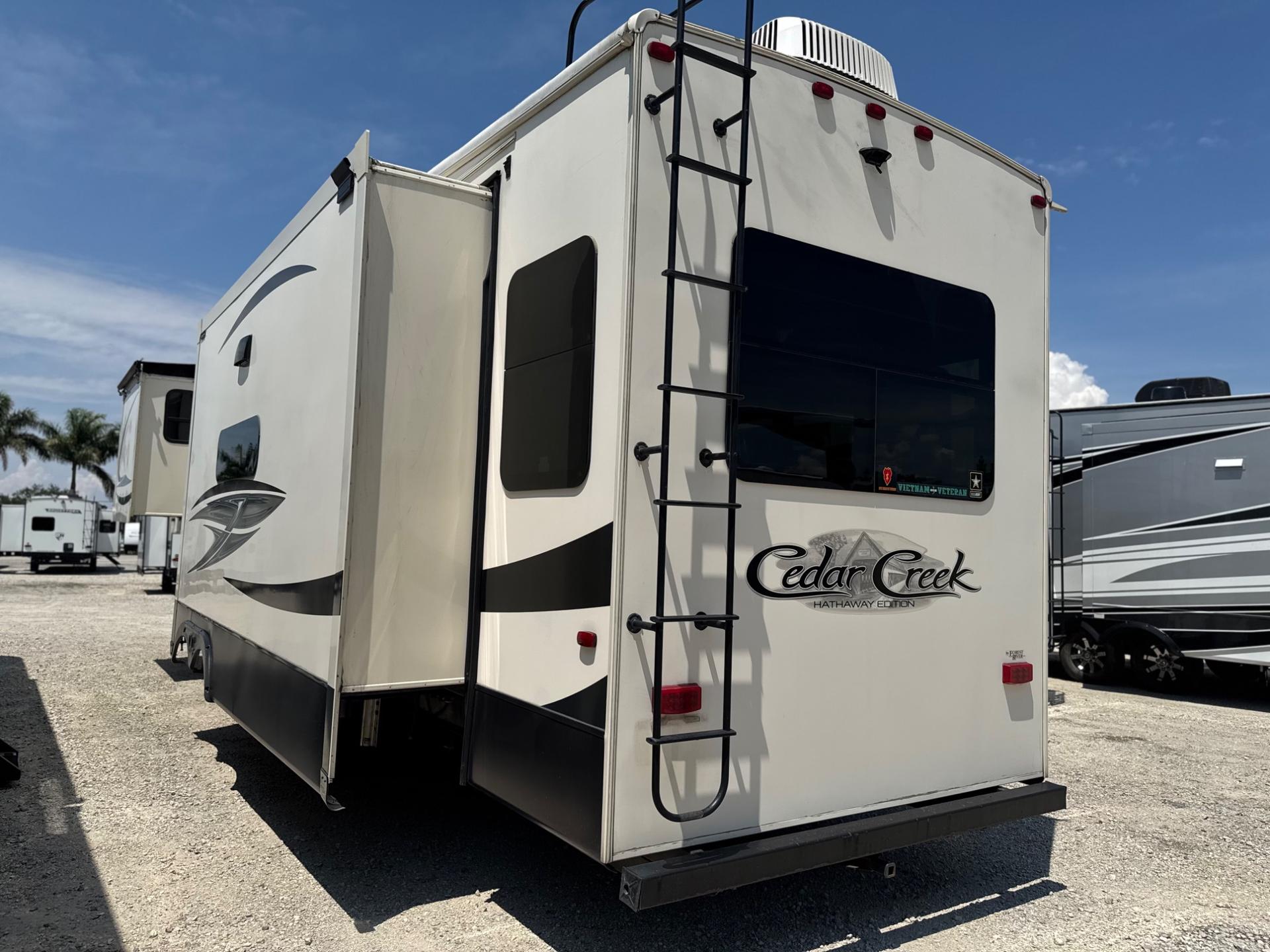 2020 FOREST RIVER 2020 FOREST RIVER CEDAR CREEK - thumbnail 3