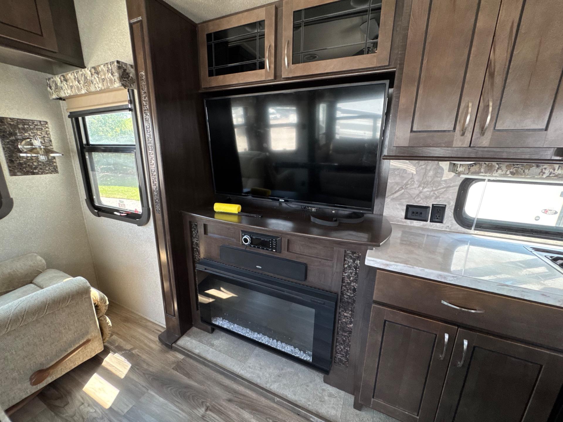 2020 FOREST RIVER 2020 FOREST RIVER CEDAR CREEK - thumbnail 8