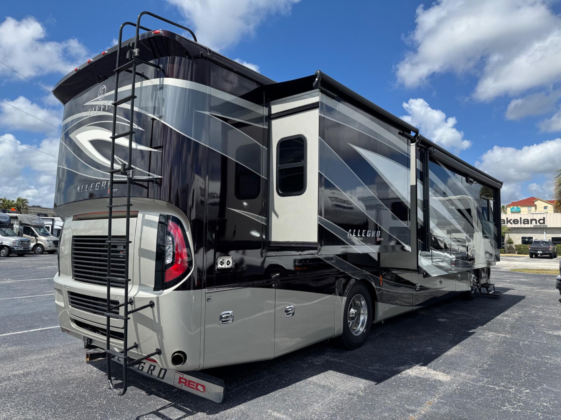 2018 Tiffin Motorhomes 2018 Tiffin Motorhomes Allegro Red - thumbnail 4