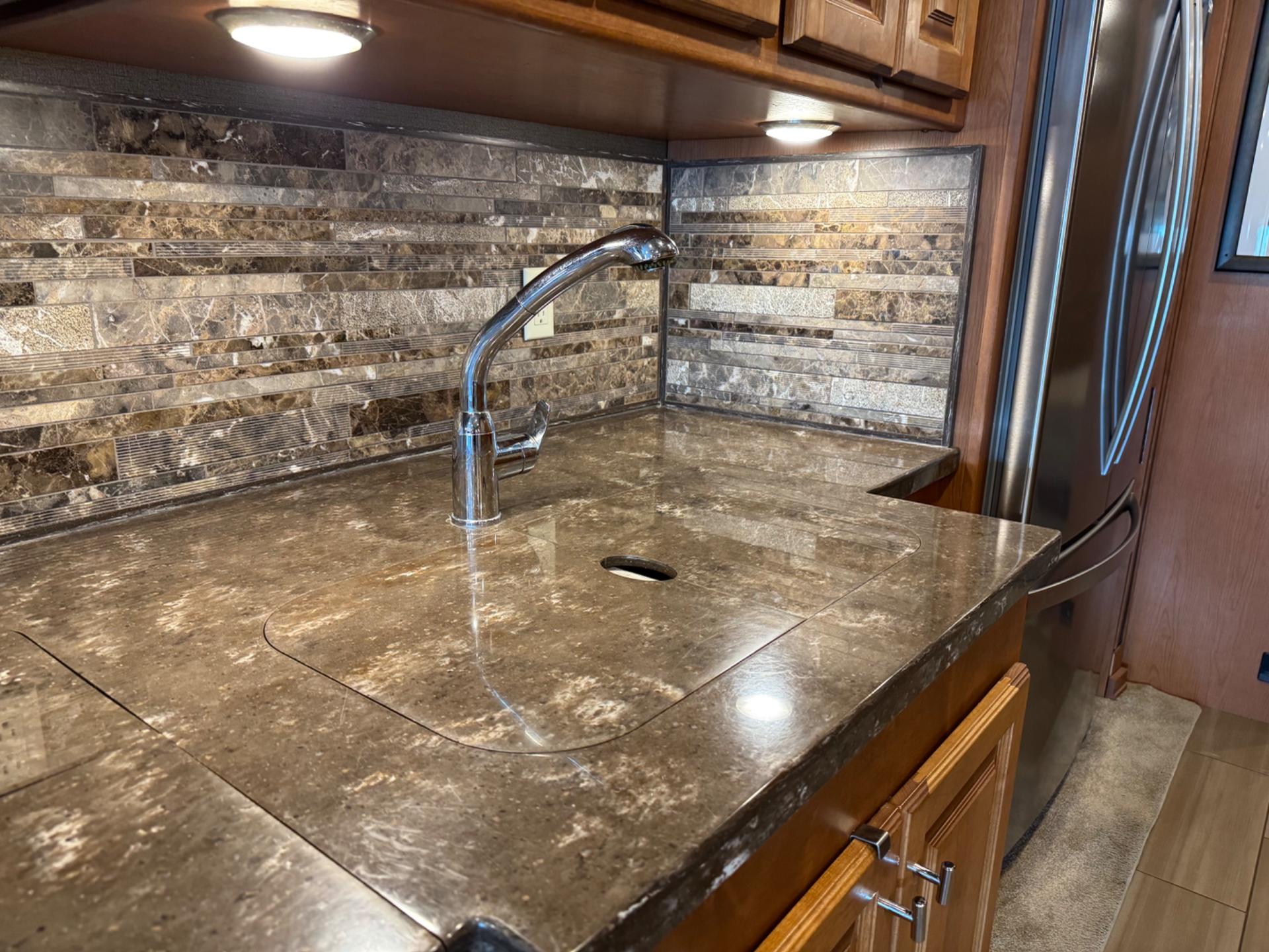 2018 Tiffin Motorhomes 2018 Tiffin Motorhomes Allegro Red - thumbnail 10