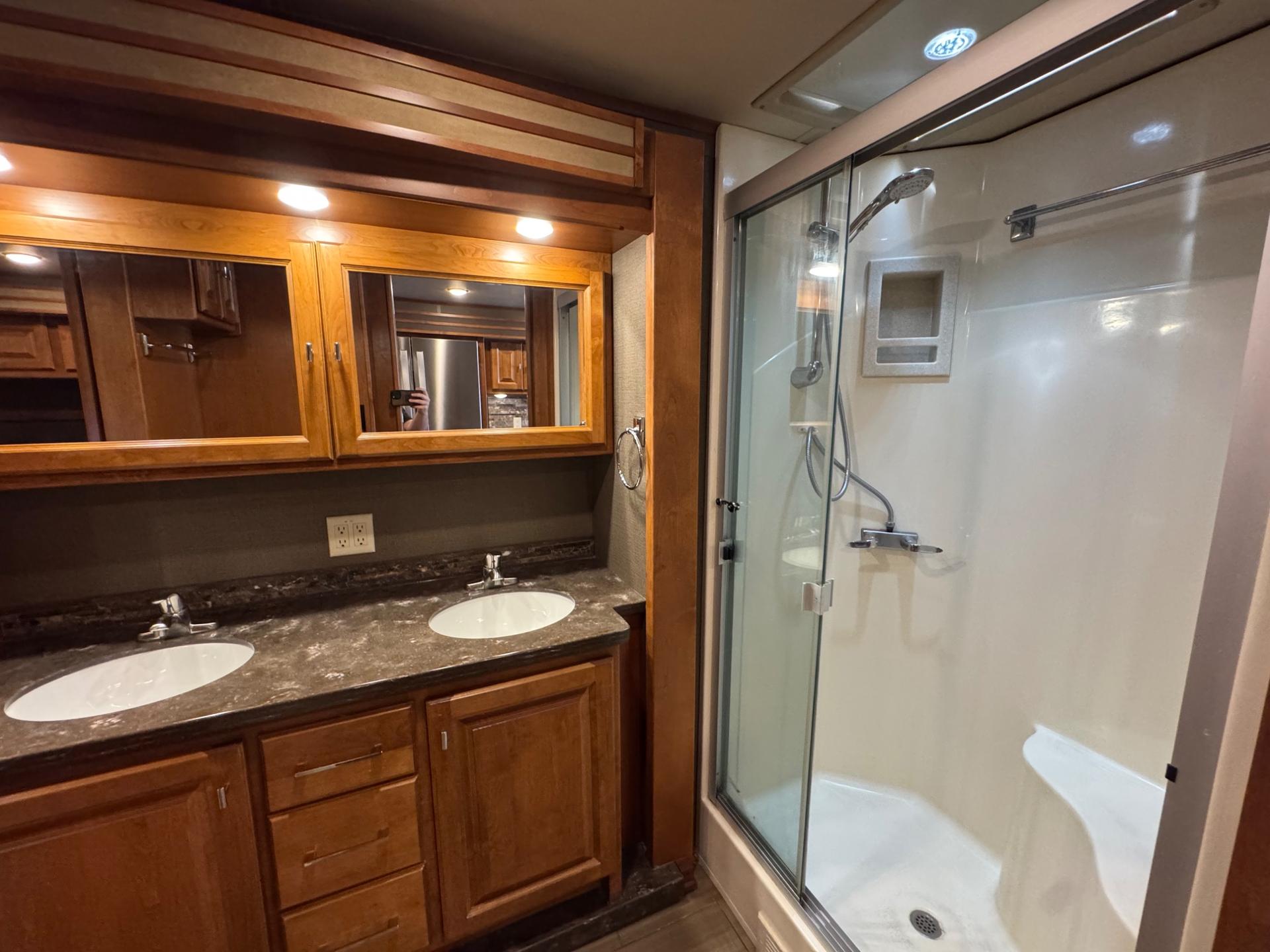 2018 Tiffin Motorhomes 2018 Tiffin Motorhomes Allegro Red - thumbnail 29