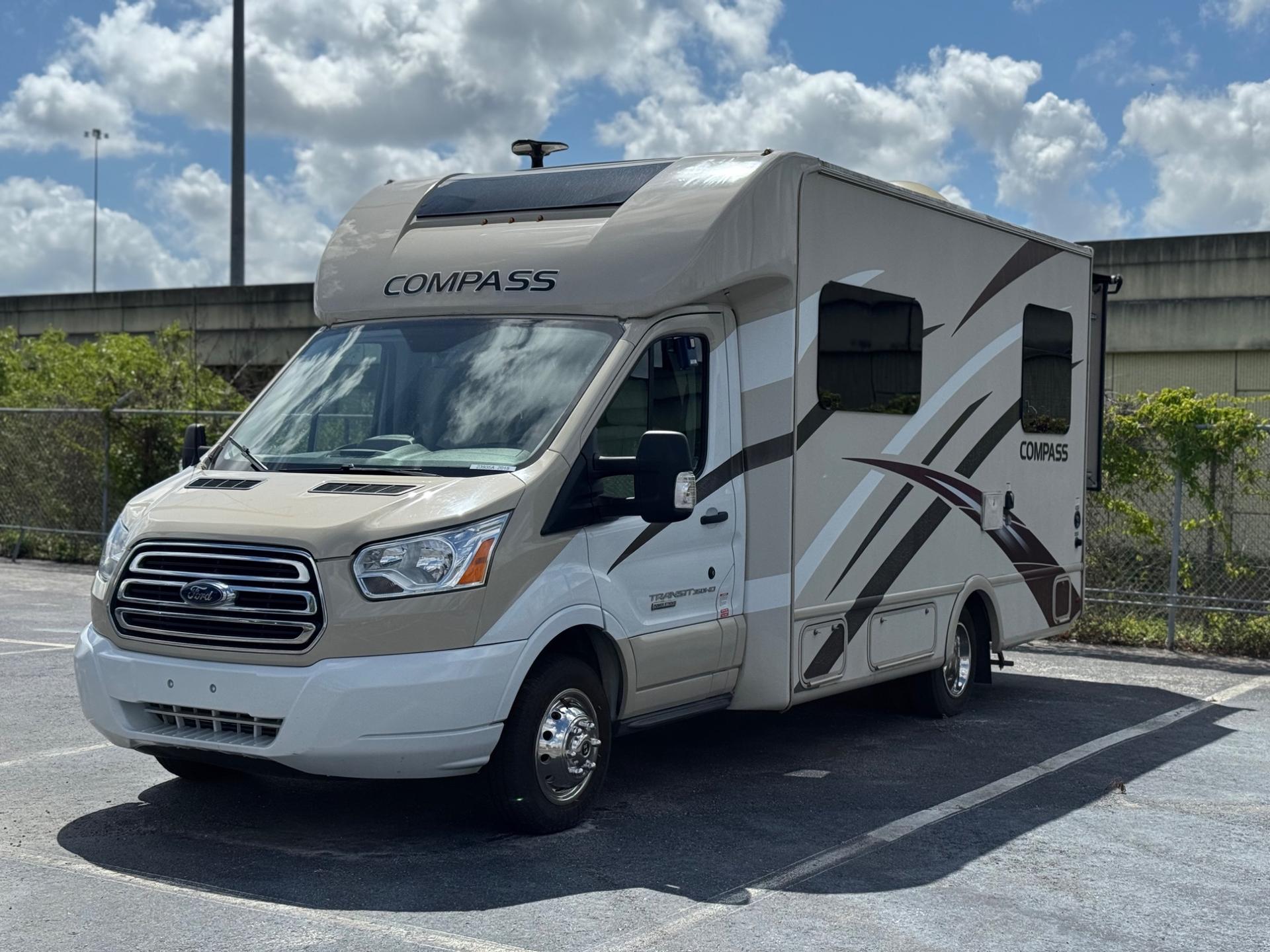 2018 Thor Motor Coach 2018 Thor Motor Coach Compass - thumbnail 2