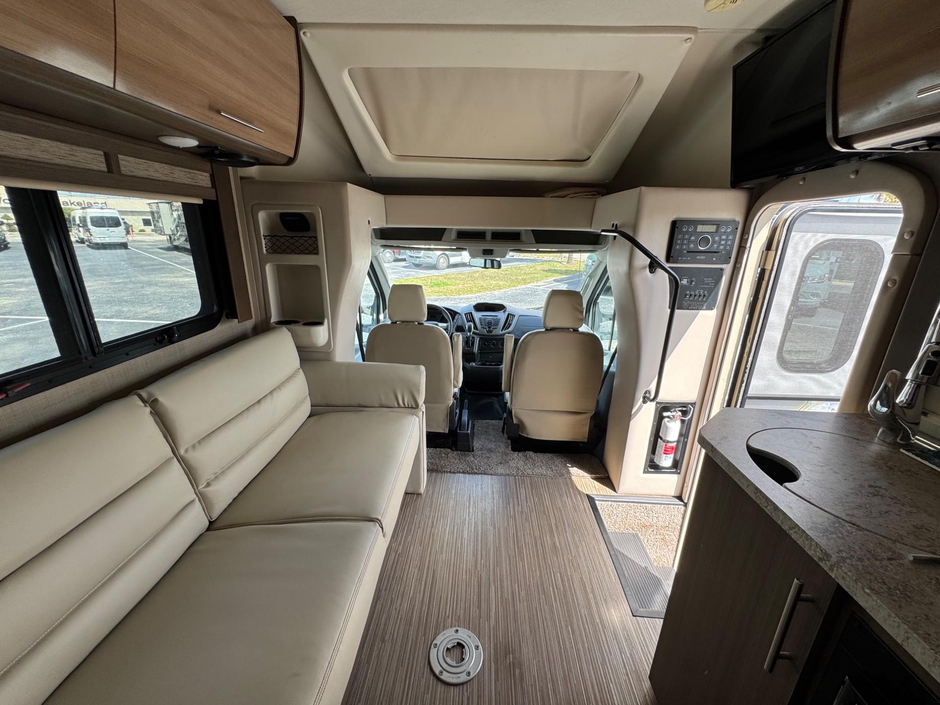 2018 Thor Motor Coach 2018 Thor Motor Coach Compass - thumbnail 7