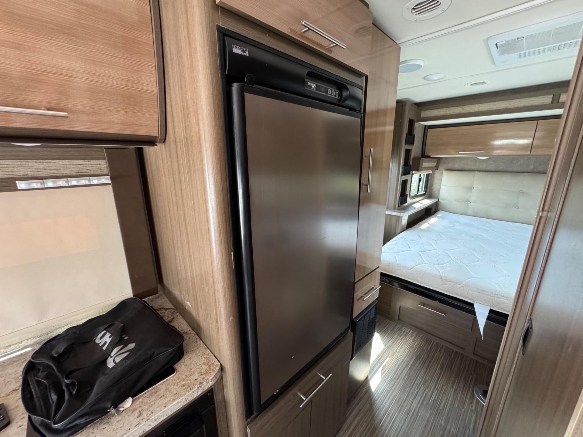 2018 Thor Motor Coach 2018 Thor Motor Coach Compass - thumbnail 10