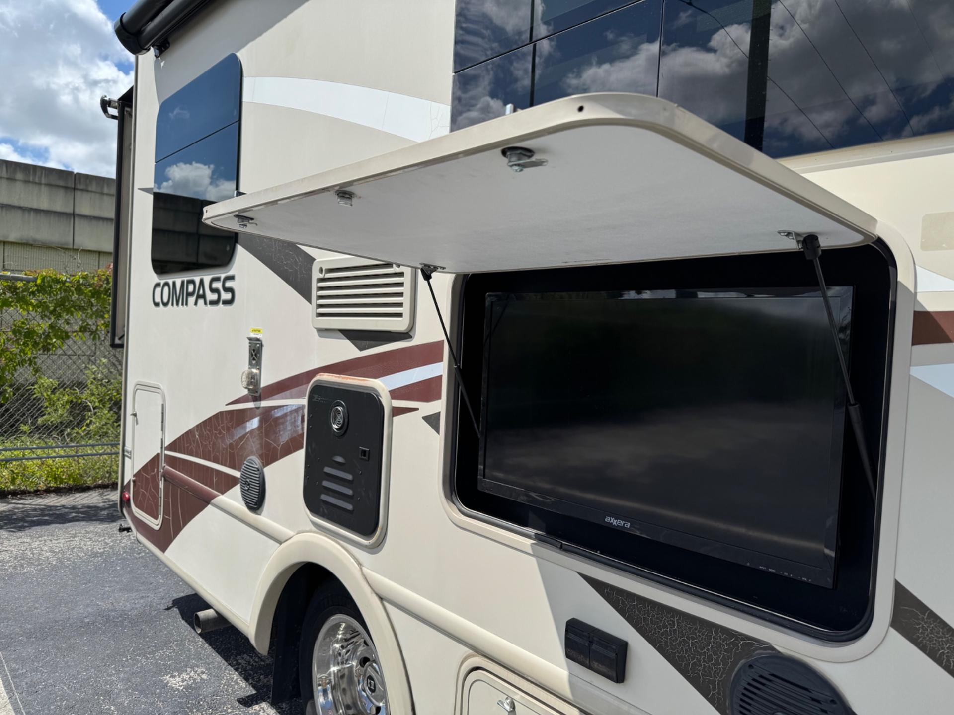 2018 Thor Motor Coach 2018 Thor Motor Coach Compass - thumbnail 20