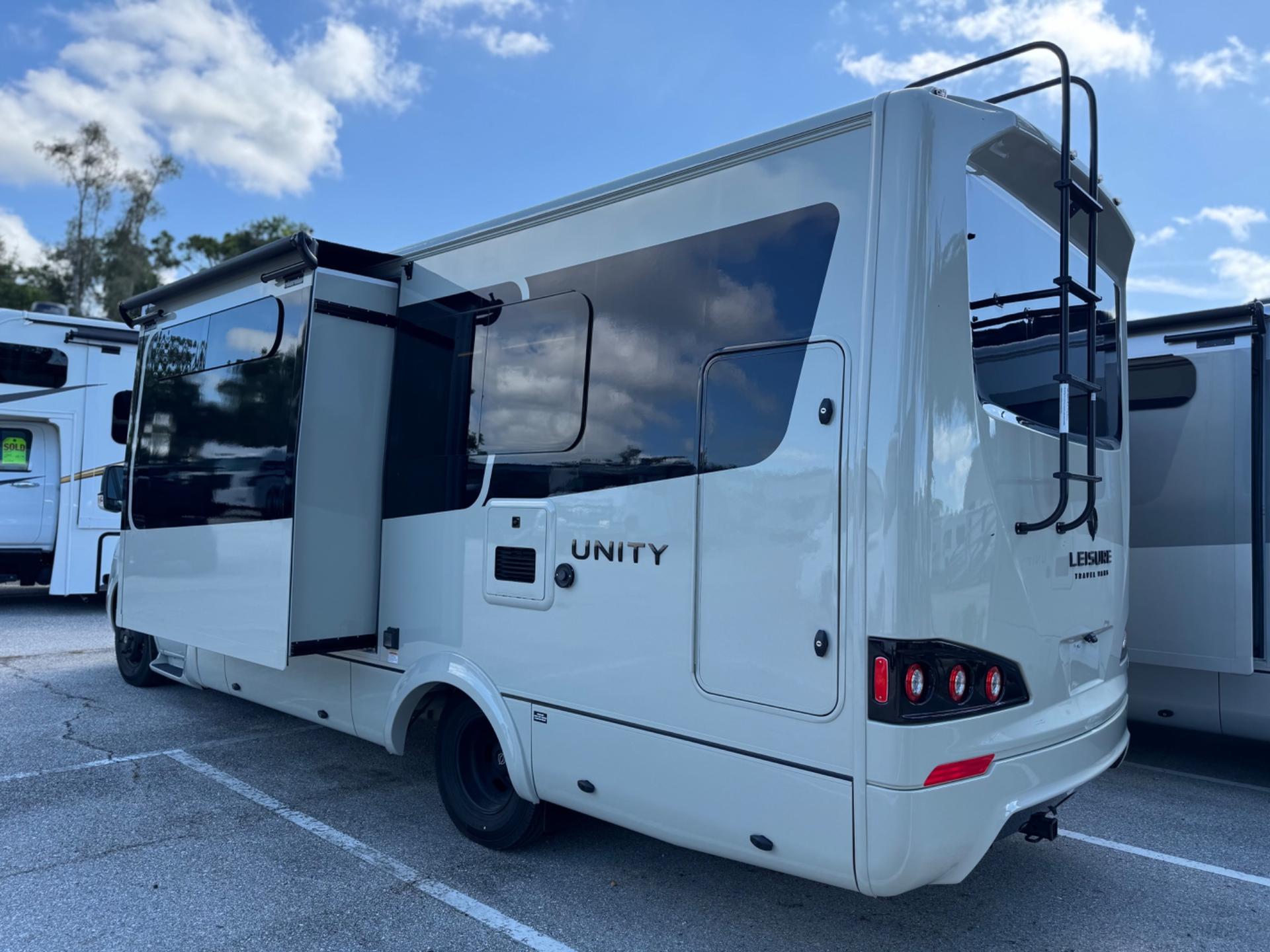 2026 Leisure Travel Vans 2026 Leisure Travel Vans Unity - thumbnail 3