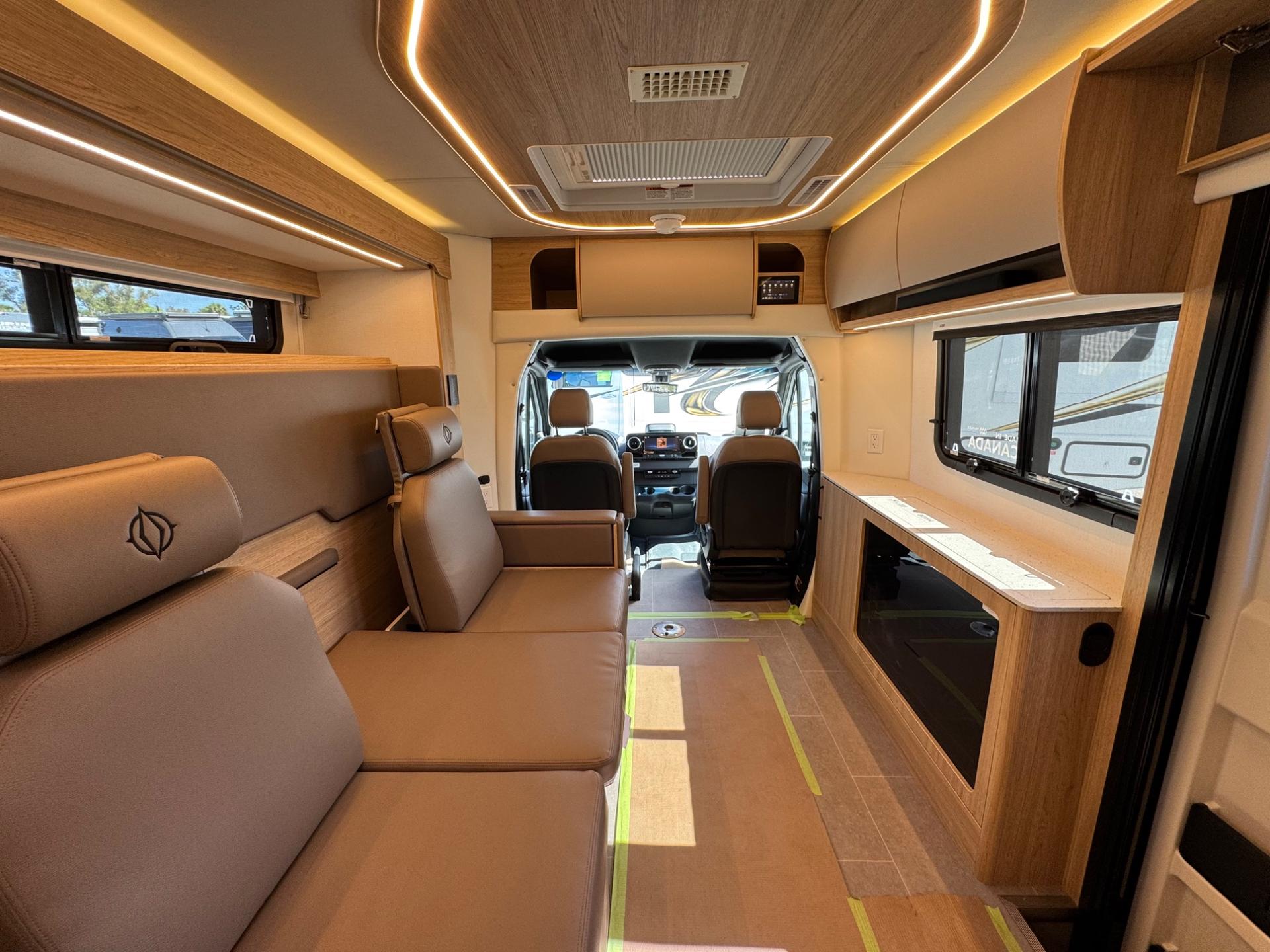 2026 Leisure Travel Vans 2026 Leisure Travel Vans Unity - thumbnail 7