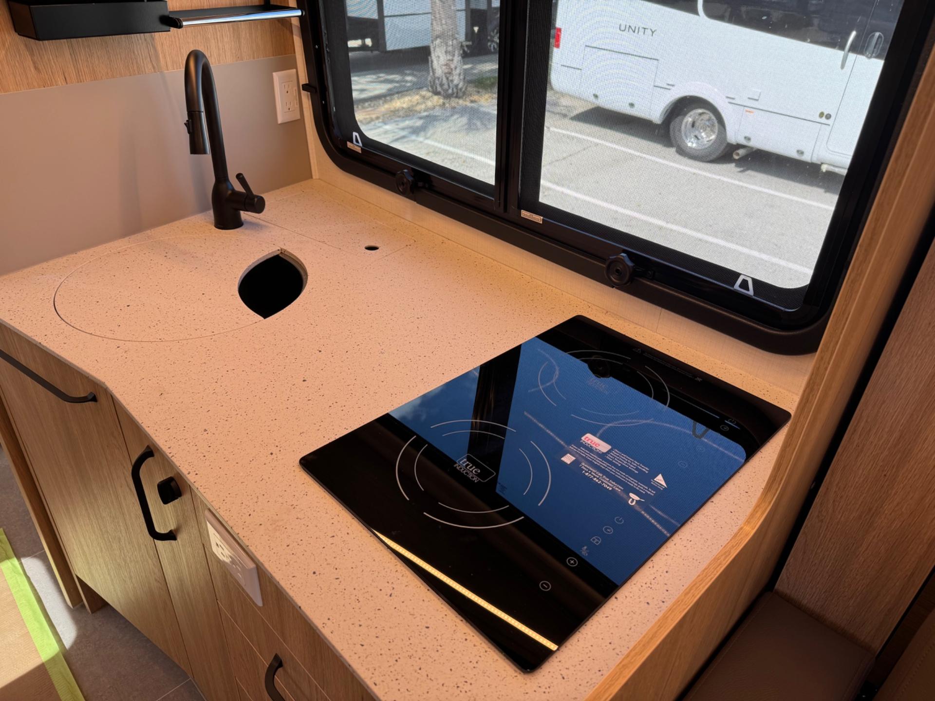 2026 Leisure Travel Vans 2026 Leisure Travel Vans Unity - thumbnail 9
