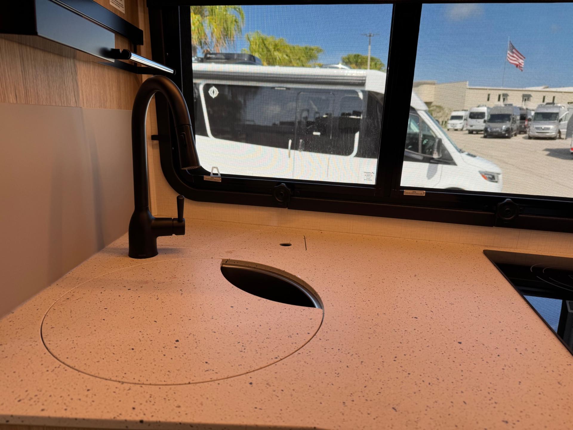 2026 Leisure Travel Vans 2026 Leisure Travel Vans Unity - thumbnail 10