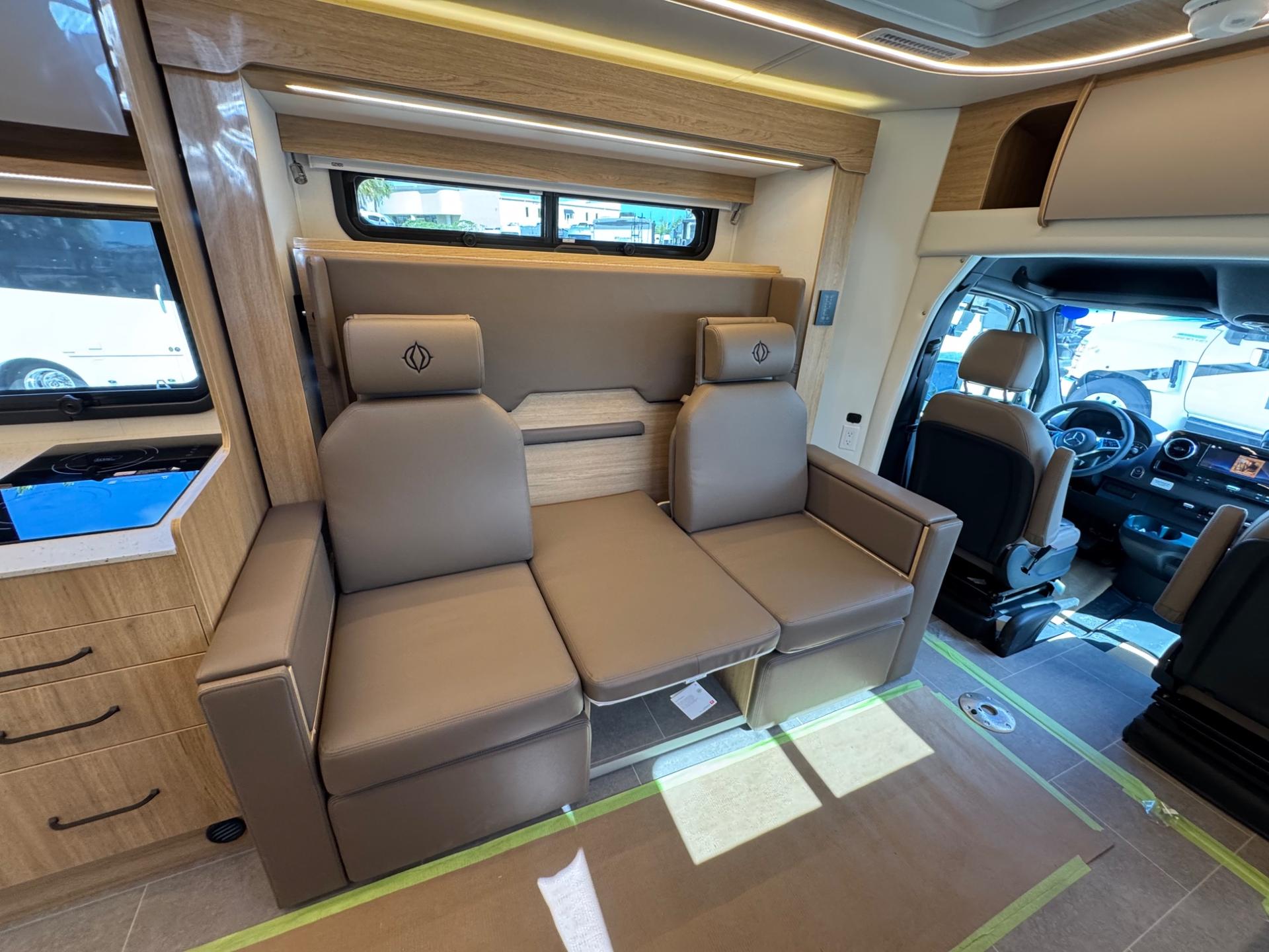 2026 Leisure Travel Vans 2026 Leisure Travel Vans Unity - thumbnail 12