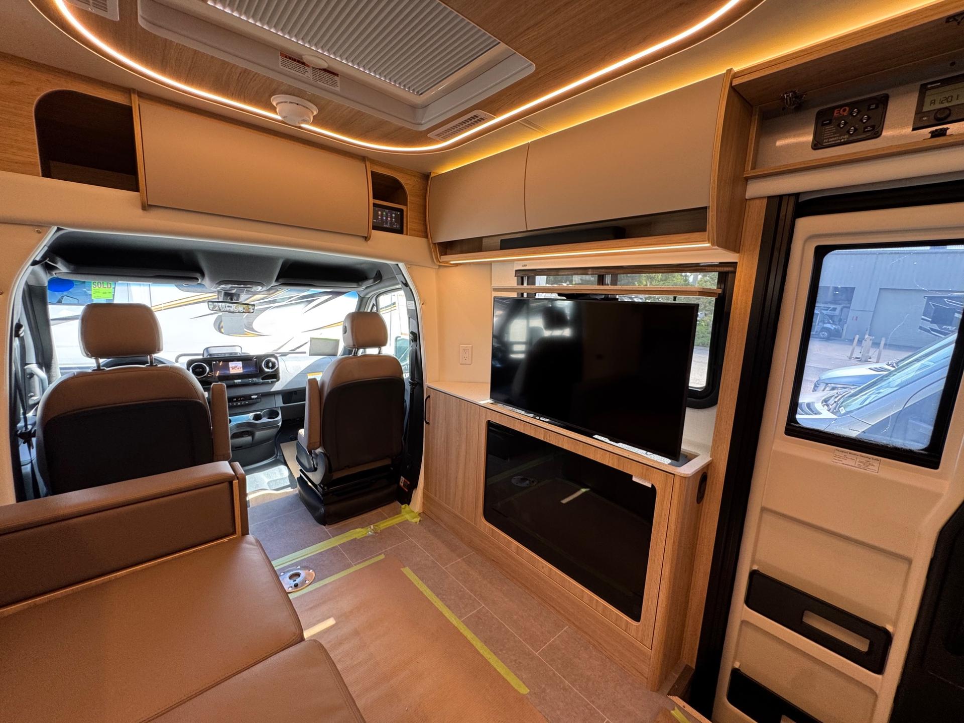 2026 Leisure Travel Vans 2026 Leisure Travel Vans Unity - thumbnail 14