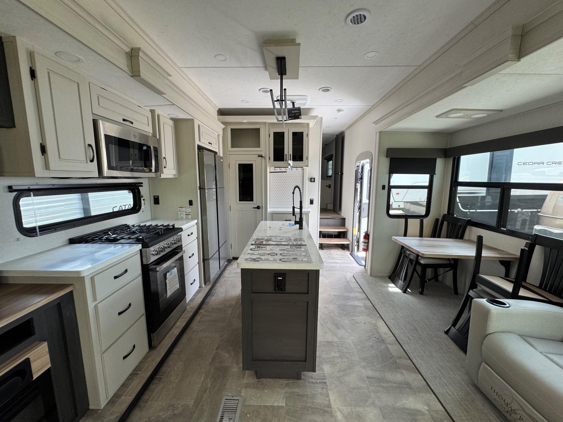 2025 Coachmen 2025 Coachmen Brookstone - thumbnail 11