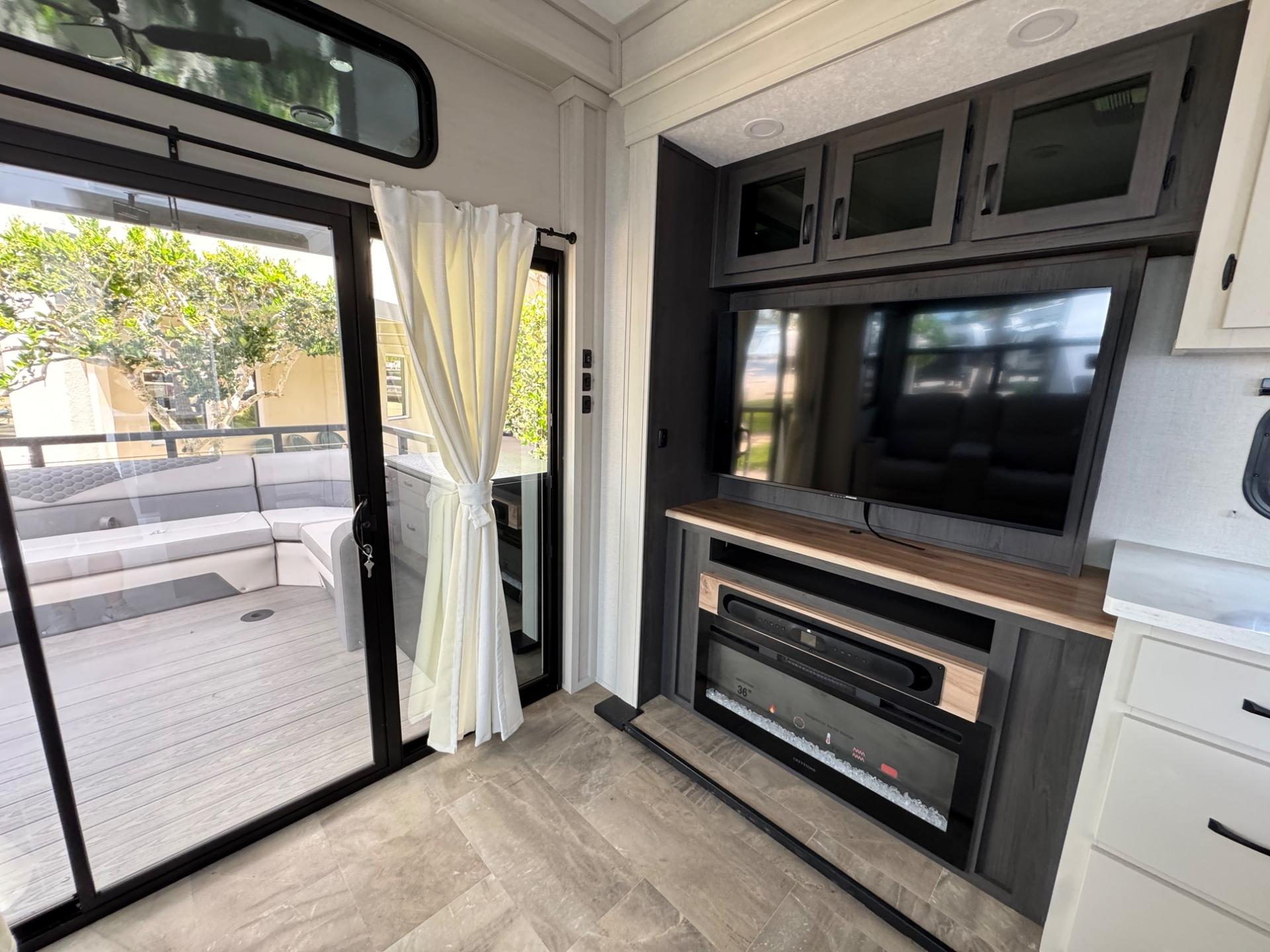 2025 Coachmen 2025 Coachmen Brookstone - thumbnail 17