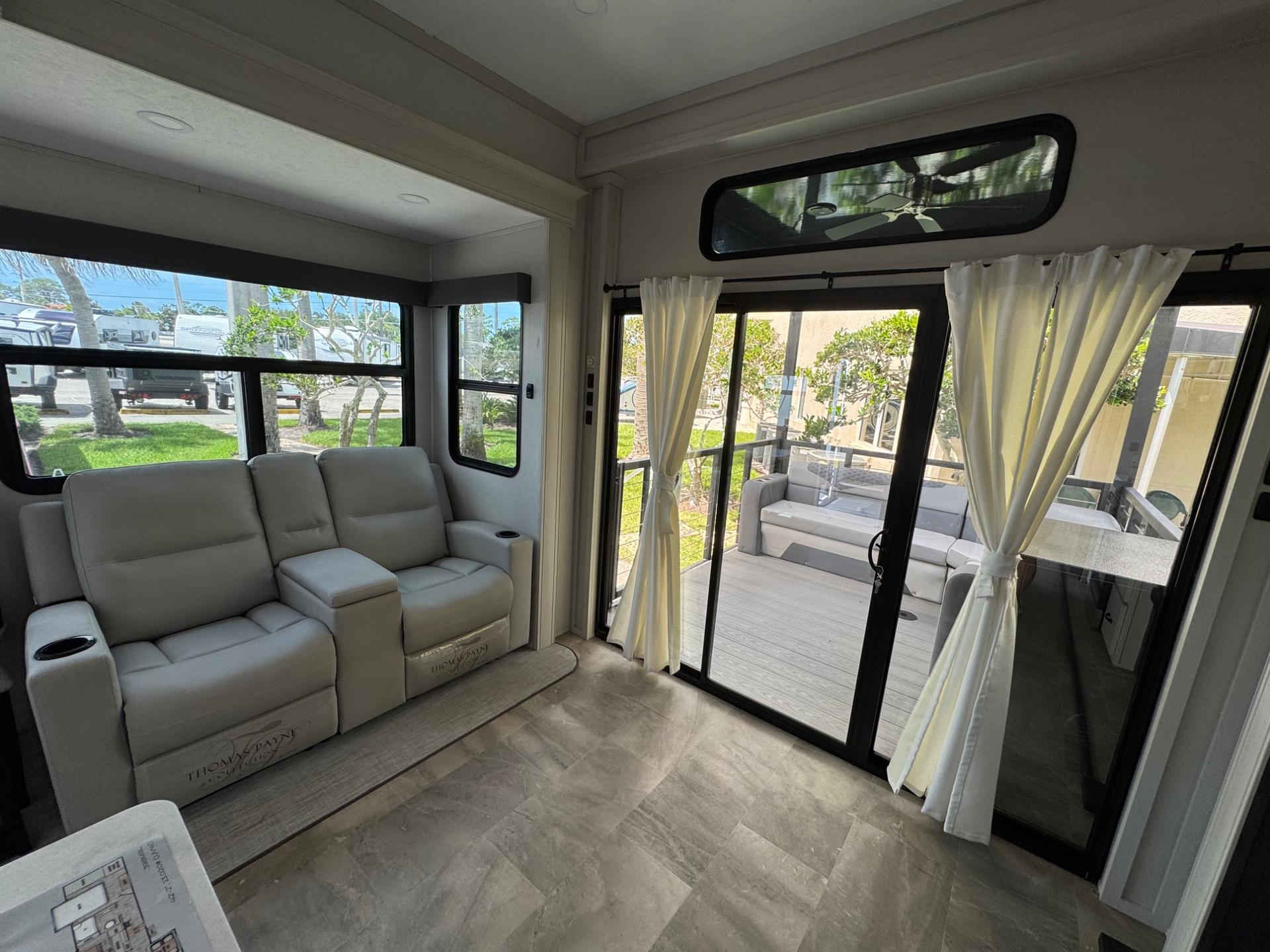 2025 Coachmen 2025 Coachmen Brookstone - thumbnail 20