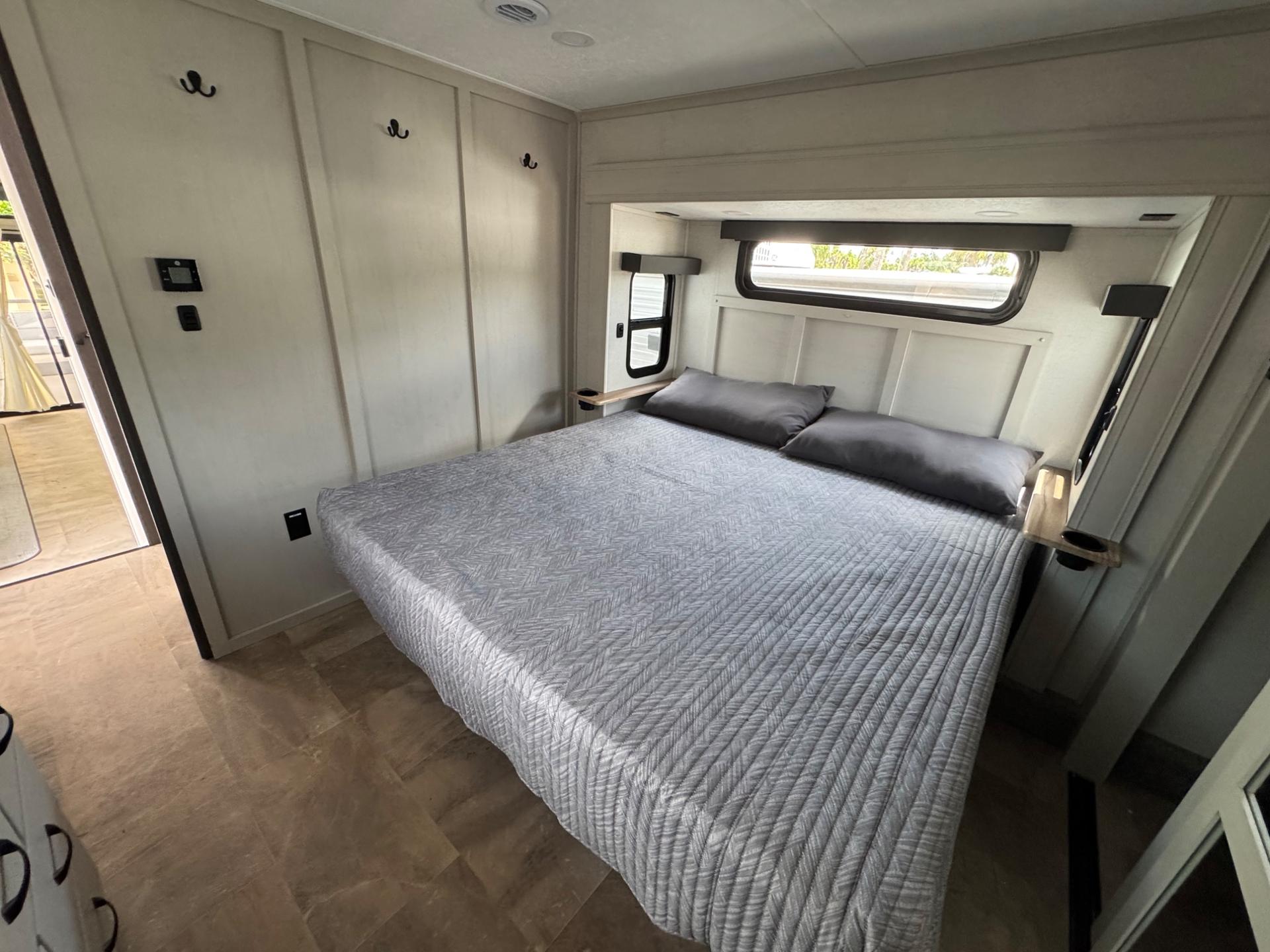 2025 Coachmen 2025 Coachmen Brookstone - thumbnail 23