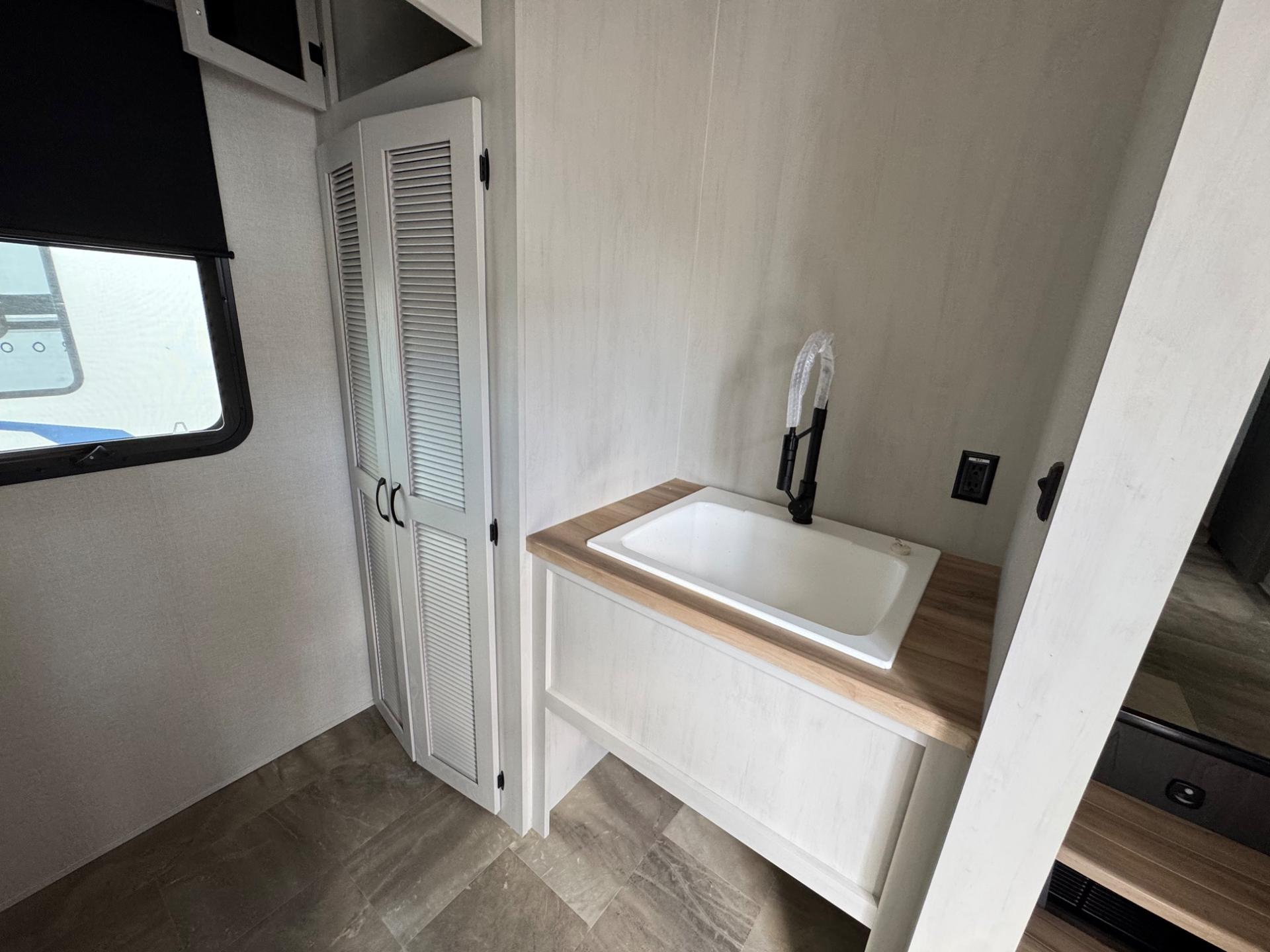 2026 Coachmen 2026 Coachmen Brookstone - thumbnail 22
