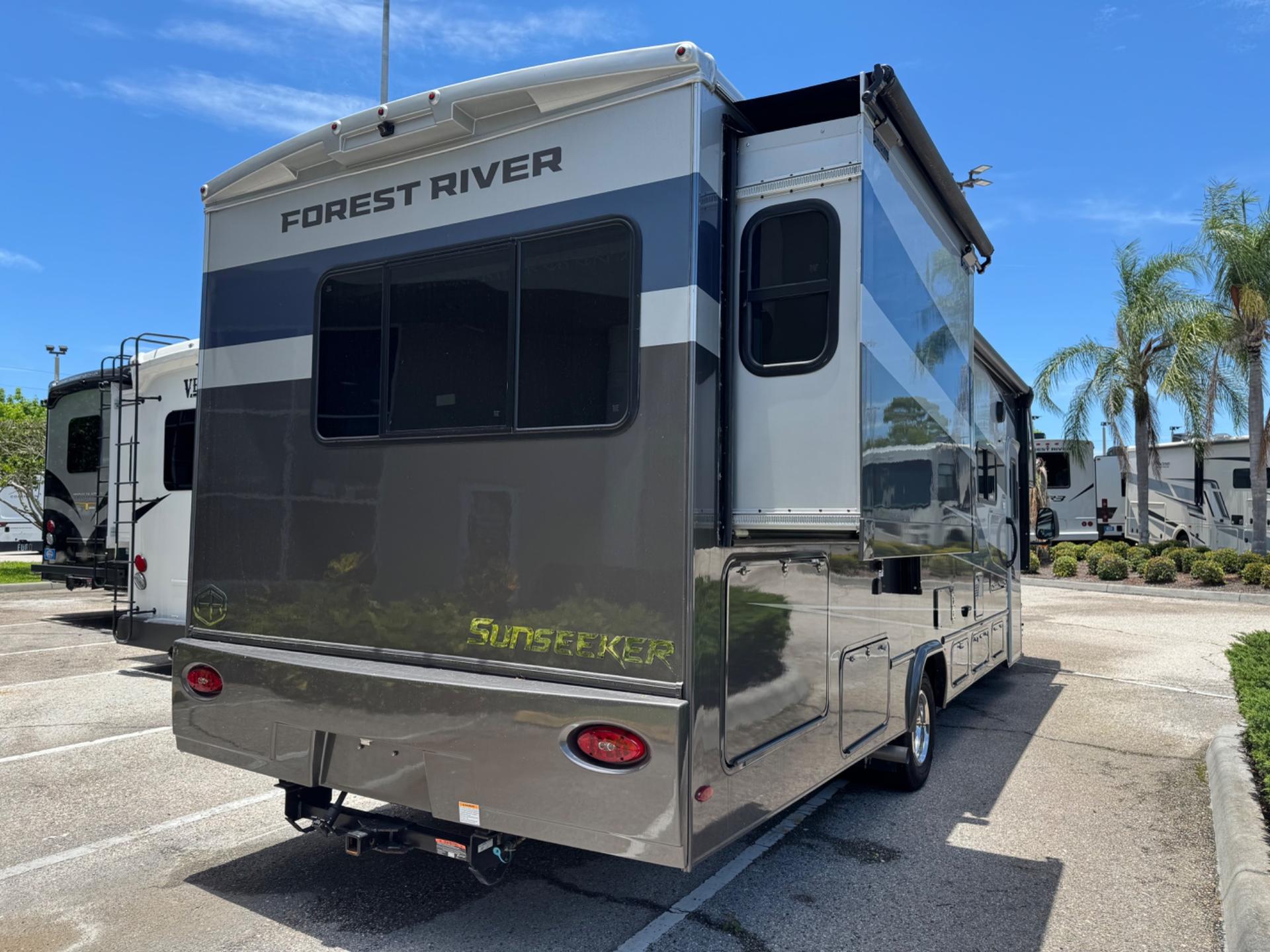 2025 Forest River 2025 Forest River Sunseeker - thumbnail 4