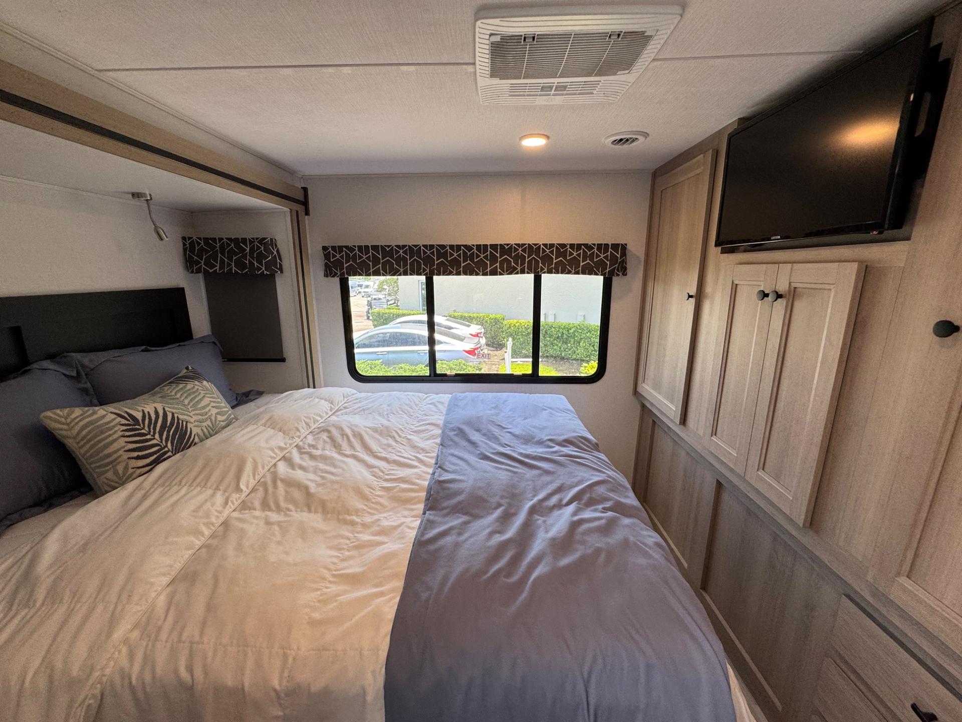 2025 Forest River 2025 Forest River Sunseeker - thumbnail 18