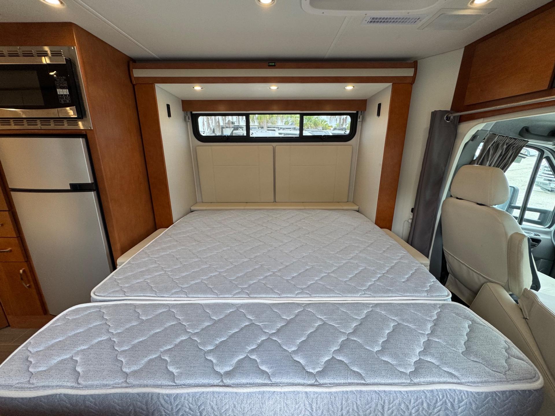 2018 Leisure Travel Vans 2018 Leisure Travel Vans Unity - thumbnail 14
