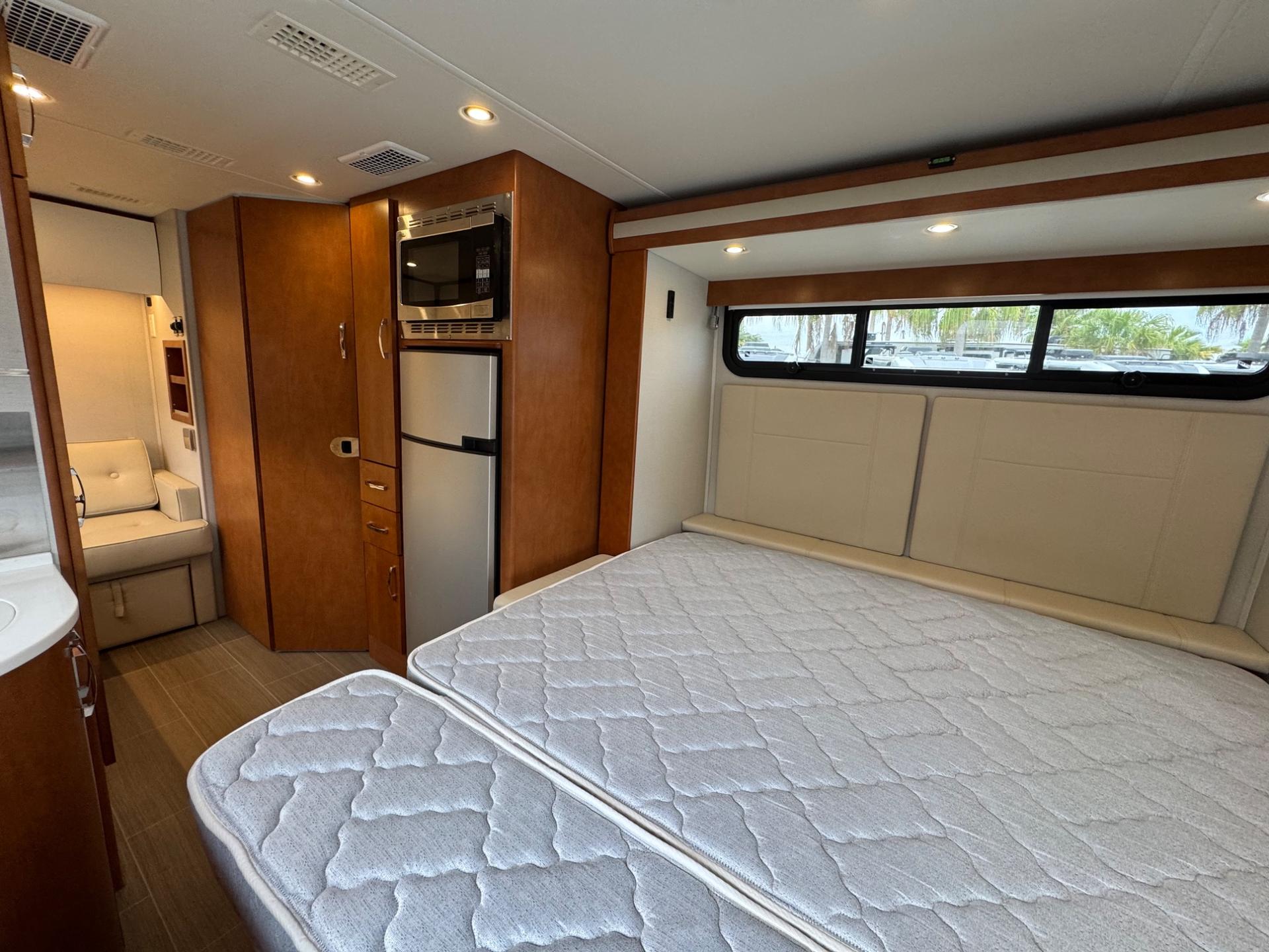 2018 Leisure Travel Vans 2018 Leisure Travel Vans Unity - thumbnail 15