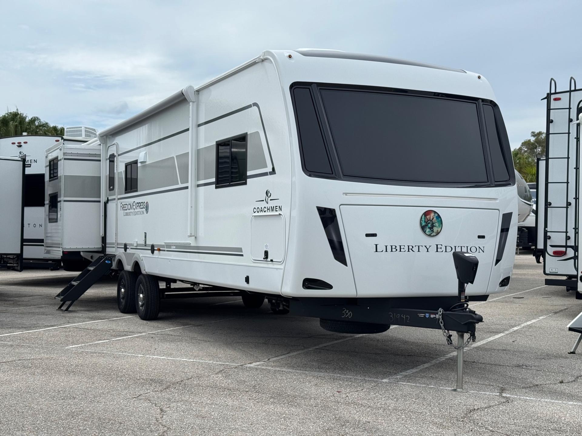 2026 Coachmen Freedom Express 330BHJJLE