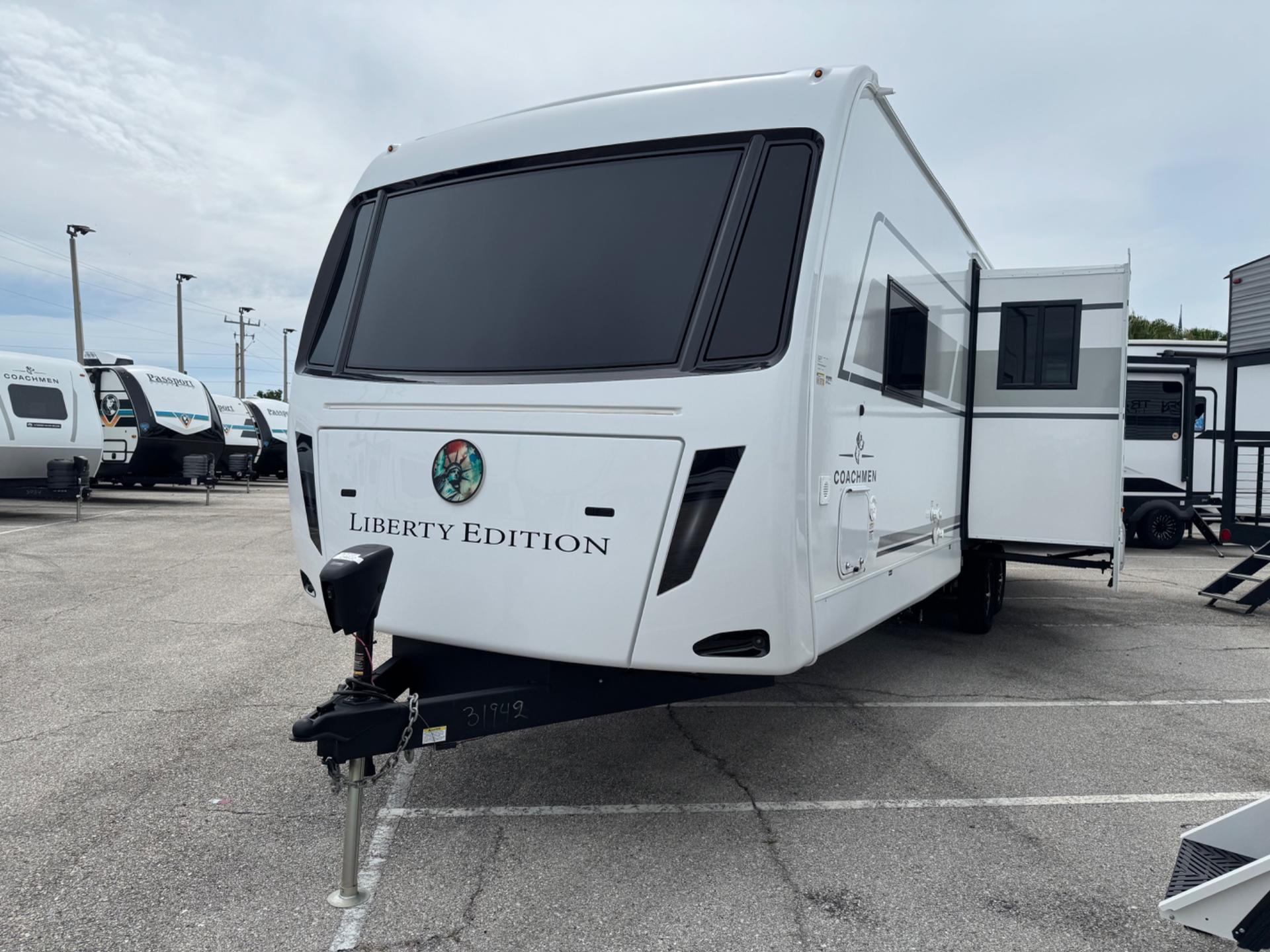 2026 Coachmen 2026 Coachmen Freedom Express - thumbnail 3