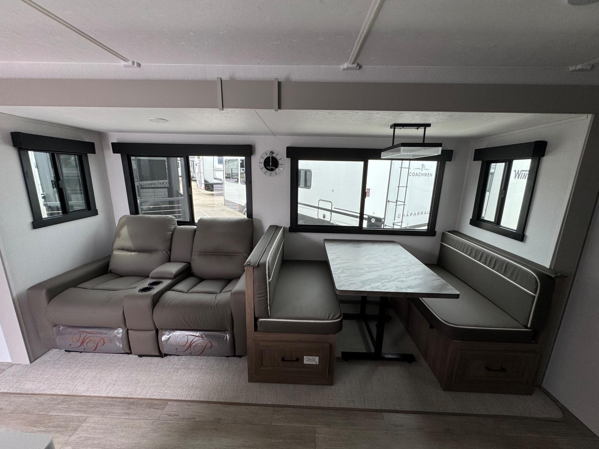 2026 Coachmen 2026 Coachmen Freedom Express - thumbnail 13