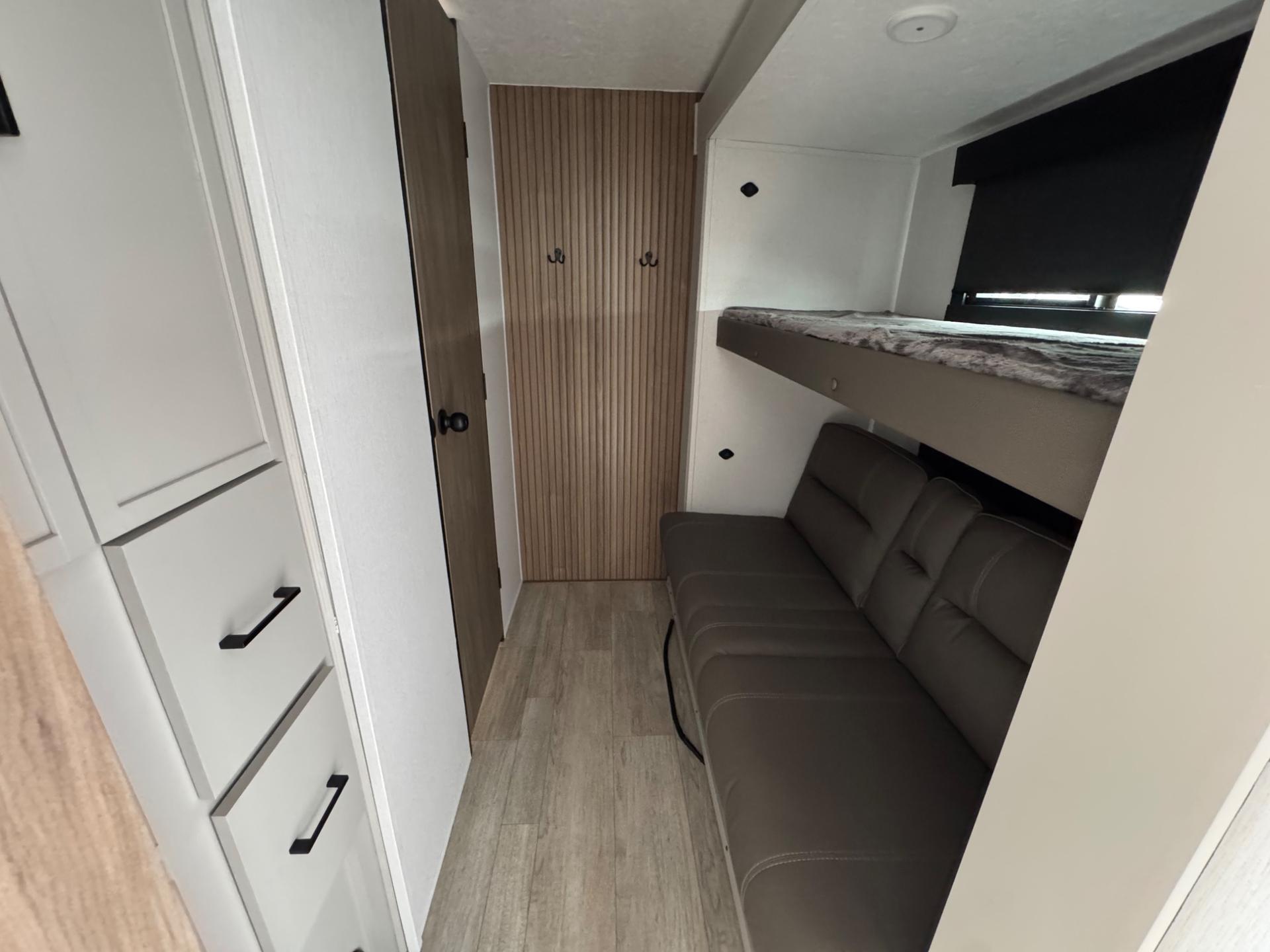 2026 Coachmen 2026 Coachmen Freedom Express - thumbnail 17