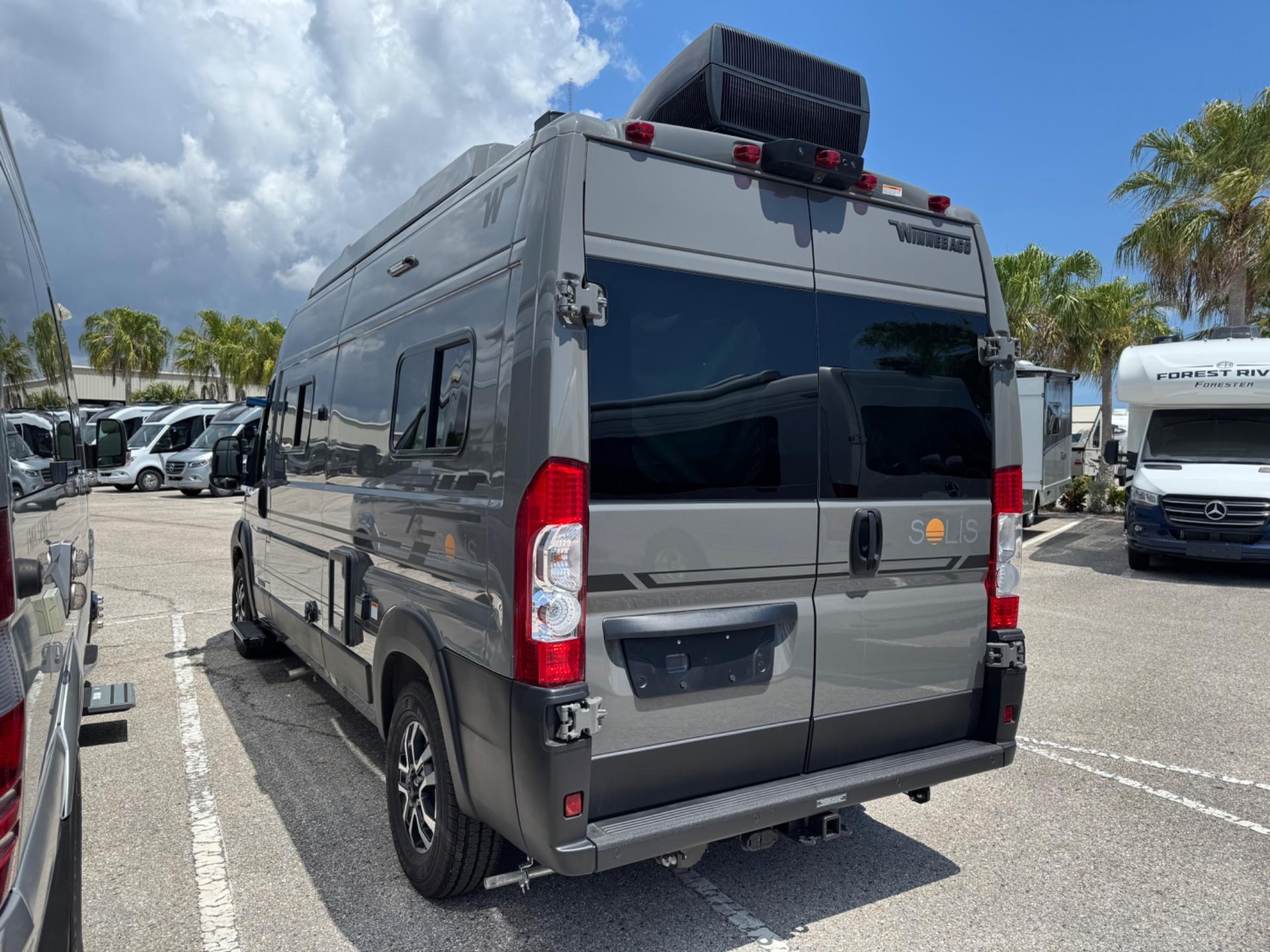 2027 WINNEBAGO 2027 WINNEBAGO SOLIS - thumbnail 4