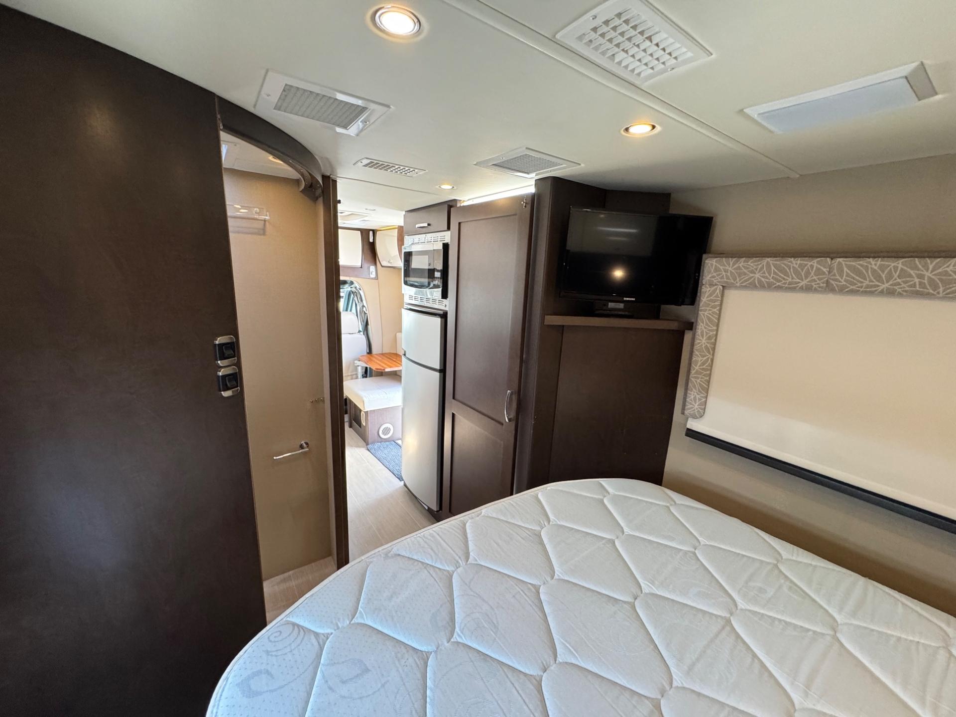 2016 LEISURE TRAVEL VANS 2016 LEISURE TRAVEL VANS UNITY - thumbnail 18