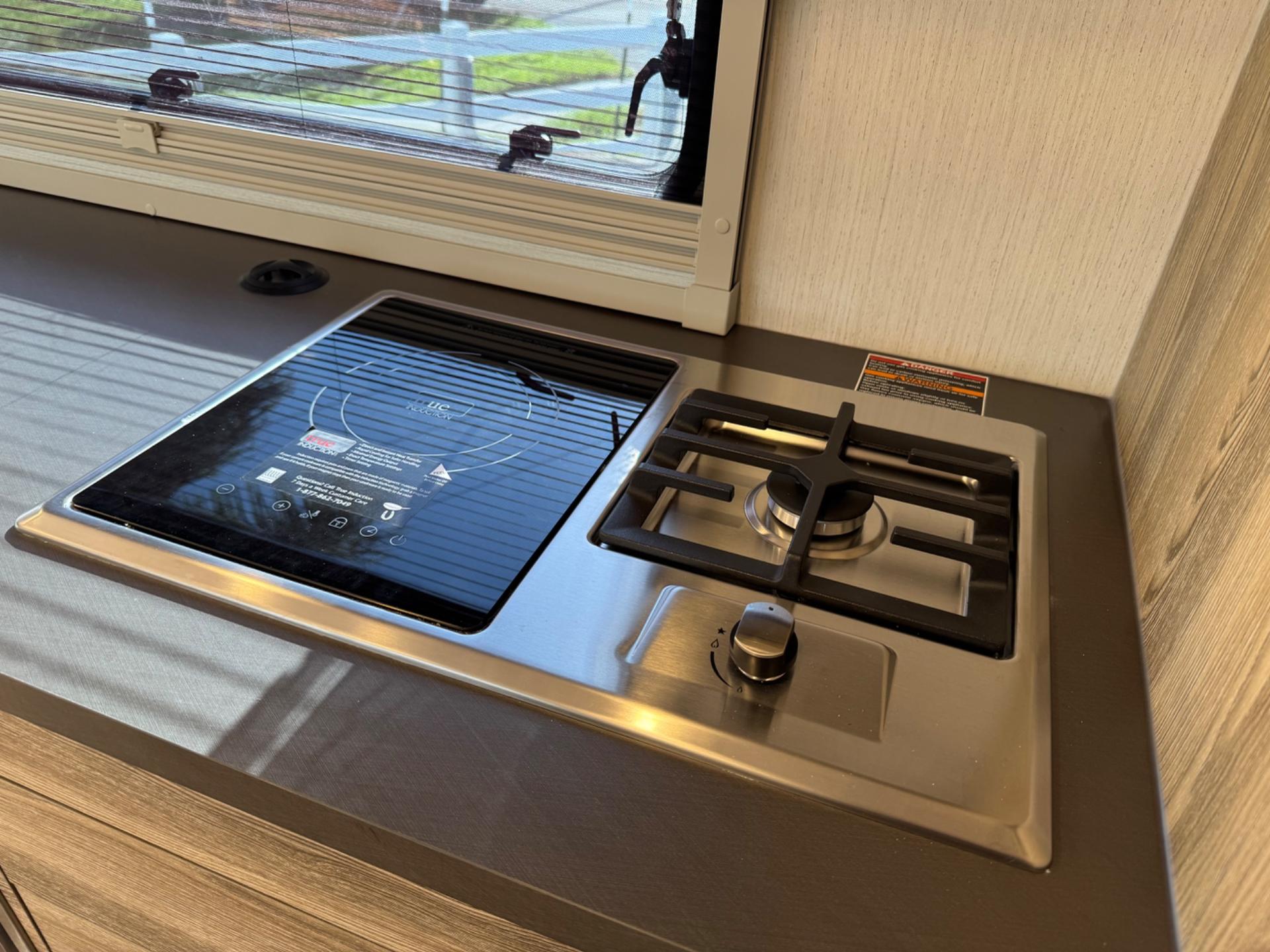 2027 Winnebago 2027 Winnebago Navion - thumbnail 9