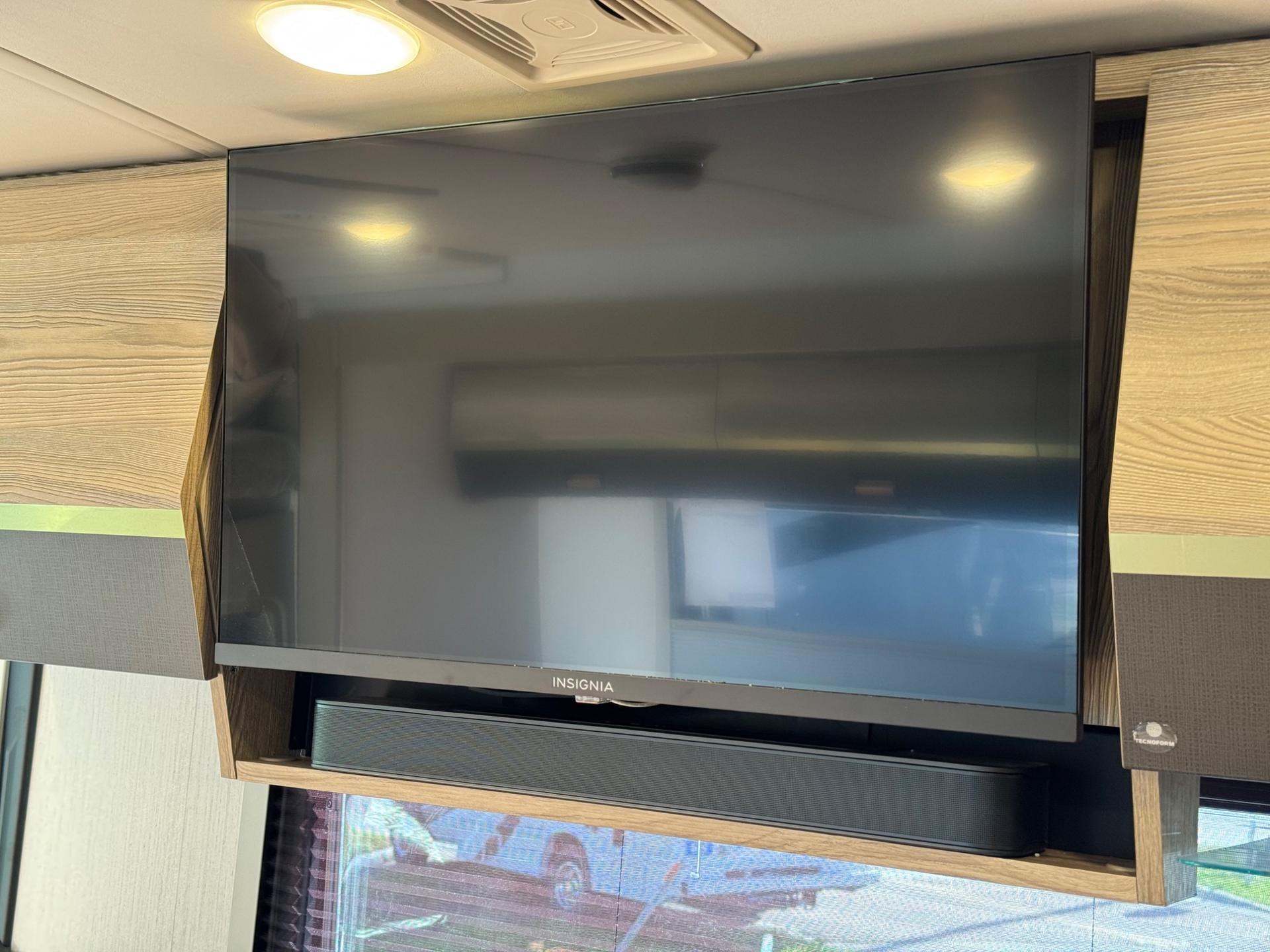 2027 Winnebago 2027 Winnebago Navion - thumbnail 10
