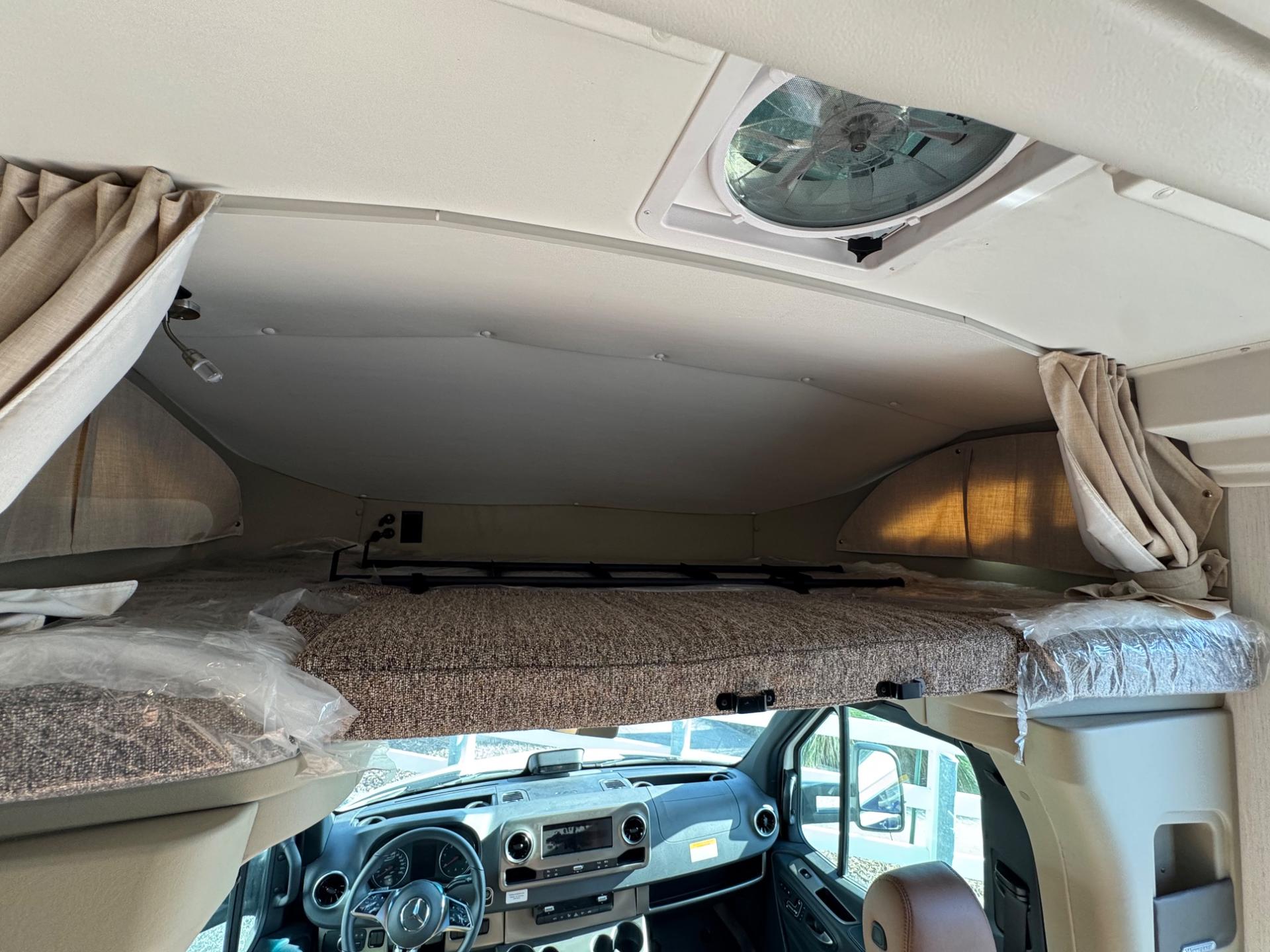 2027 Winnebago 2027 Winnebago Navion - thumbnail 19